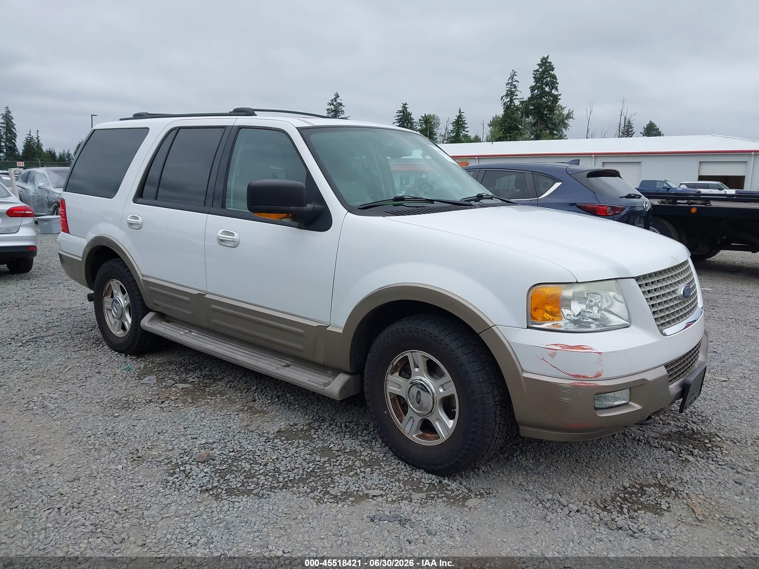 2004 Ford Expedition Eddie Bauer, VIN 1FMFU18L74LB58984 — Бок