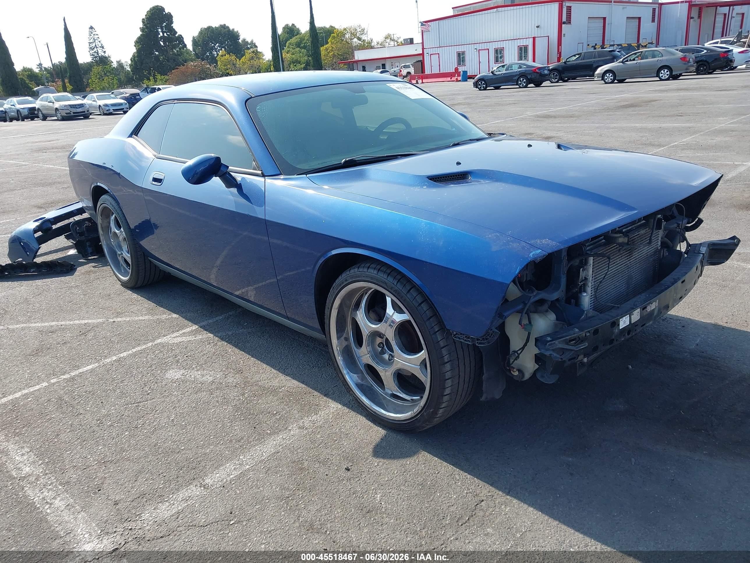 2009 Dodge Challenger SE, VIN 2B3LJ44V79H598668 — Перед