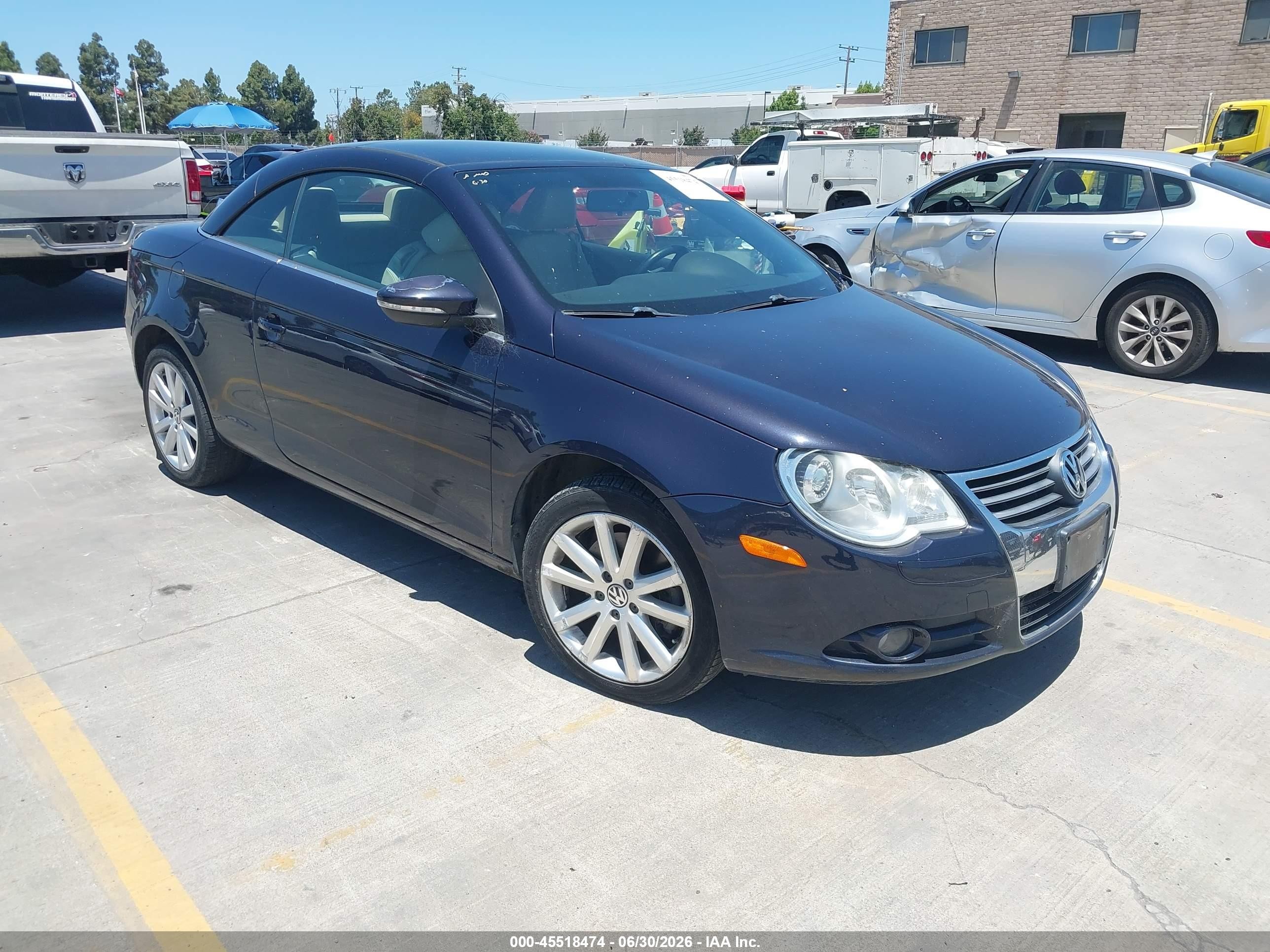 2010 Volkswagen Eos Komfort, VIN WVWBA7AH7AV023900 — Rear end