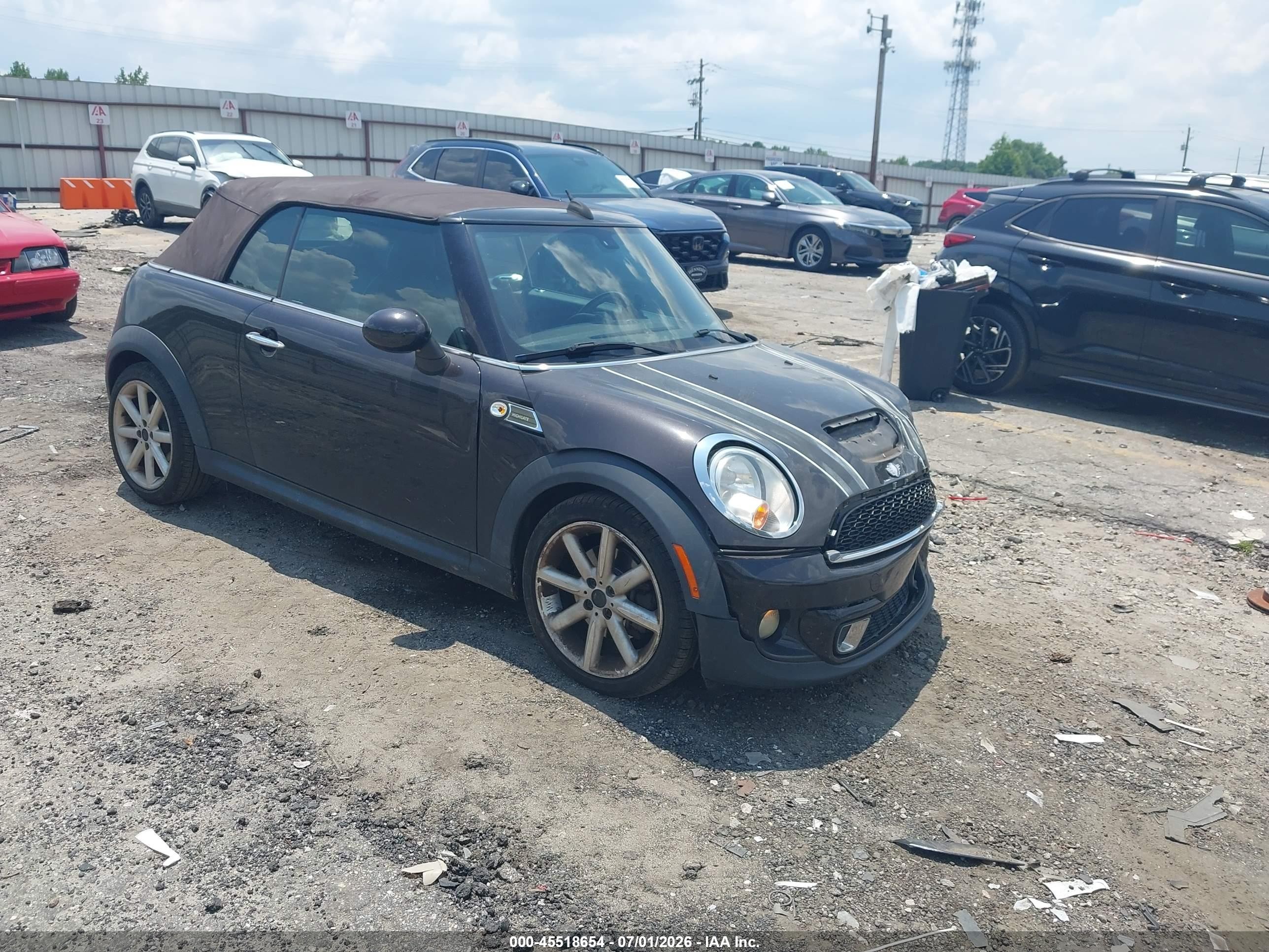 2013 MINI Convertible S, VIN WMWZP3C59DT550827 — Front end
