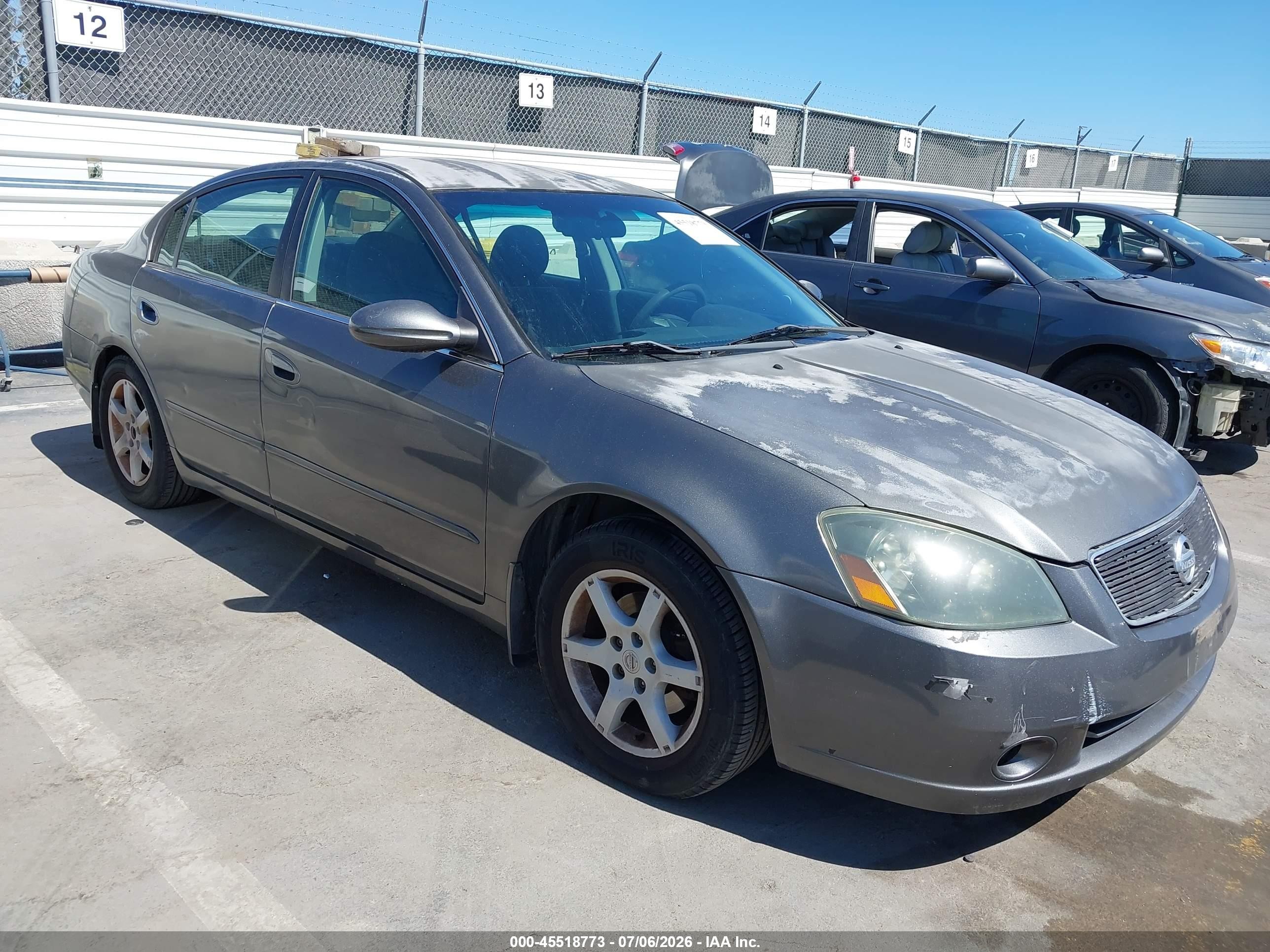 2005 Nissan Altima SL, VIN 1N4AL11D45N427779 — Front end