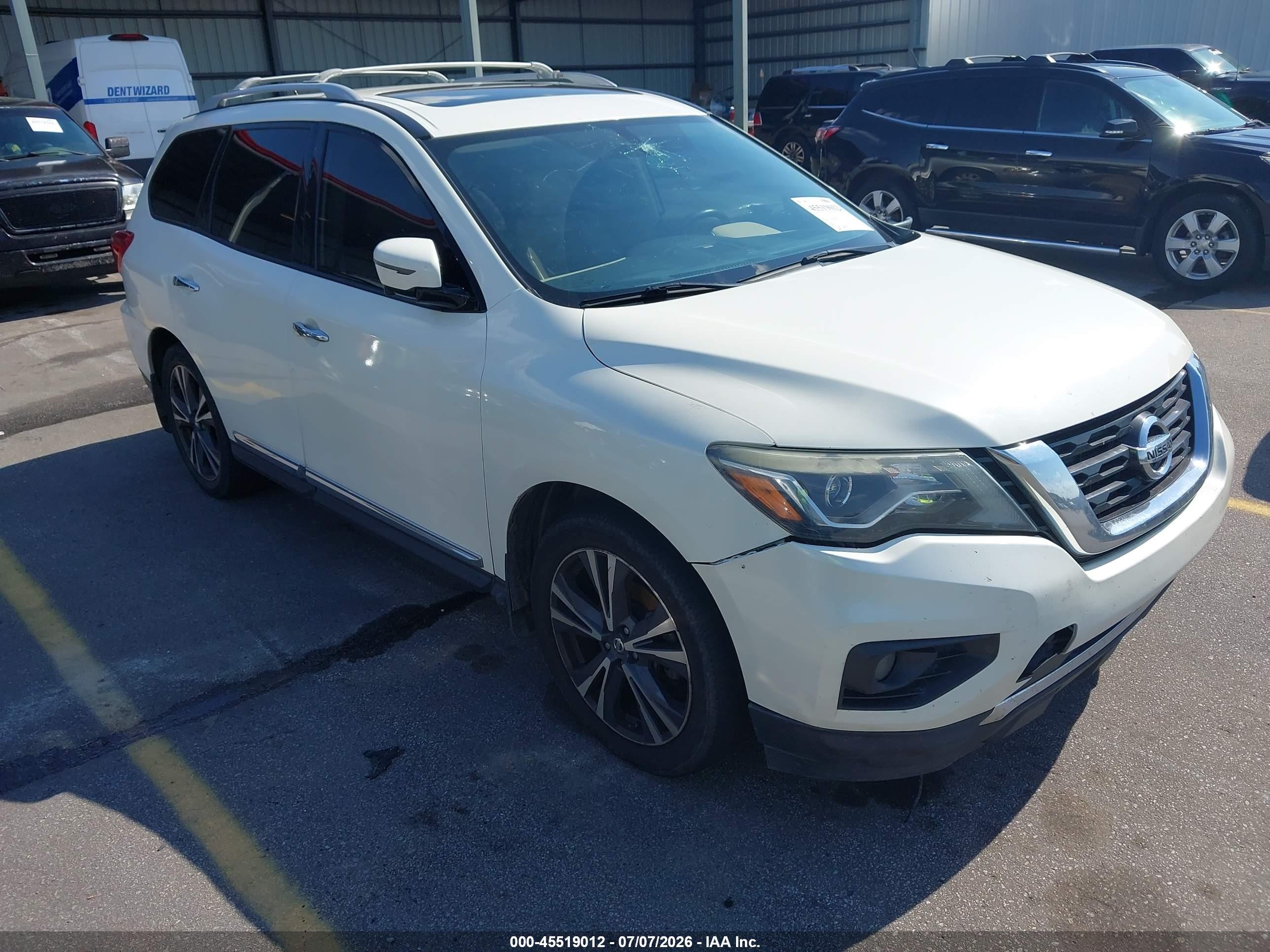 2017 Nissan Pathfinder SL, VIN 5N1DR2MN9HC902175 — Normal wear