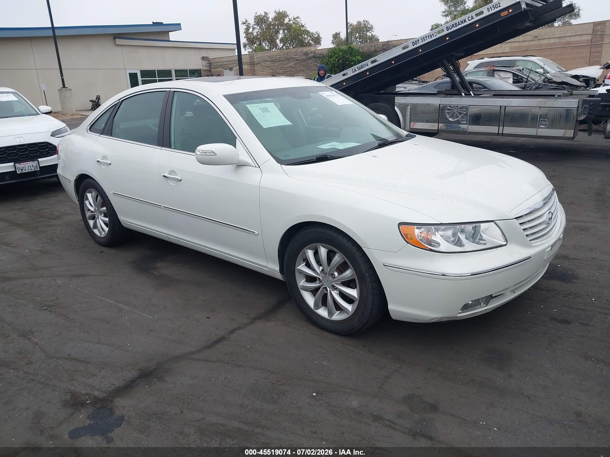 2007 Hyundai Azera SE, VIN KMHFC46F07A184991 — Зад