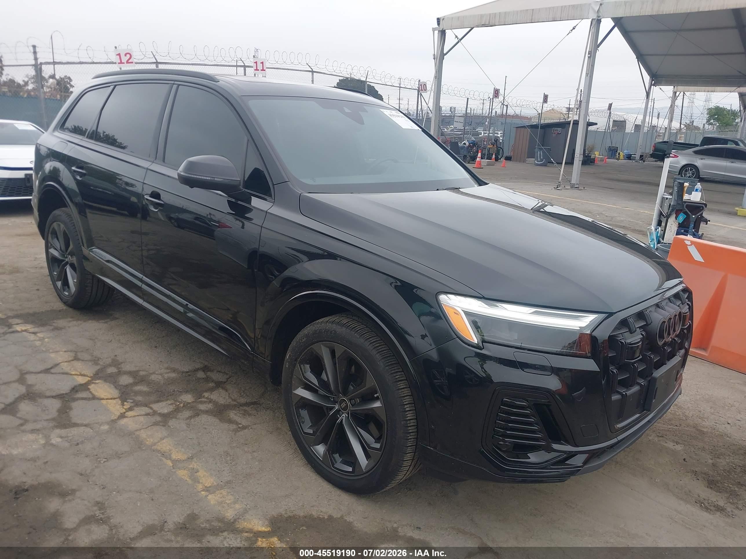 2025 Audi Q7 Premium Plus, VIN WA1LVBF76SD031242 — Rear end