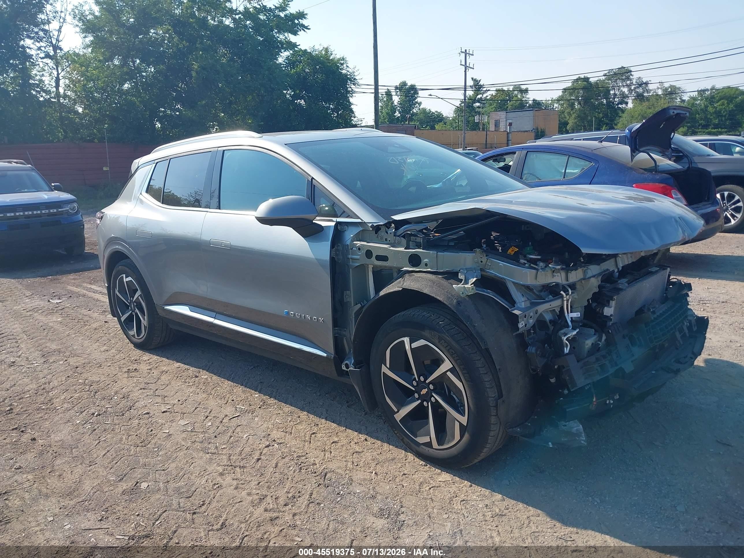 2024 Chevrolet Equinox EV LT, VIN 3GN7DLRP5RS242722 — Front end