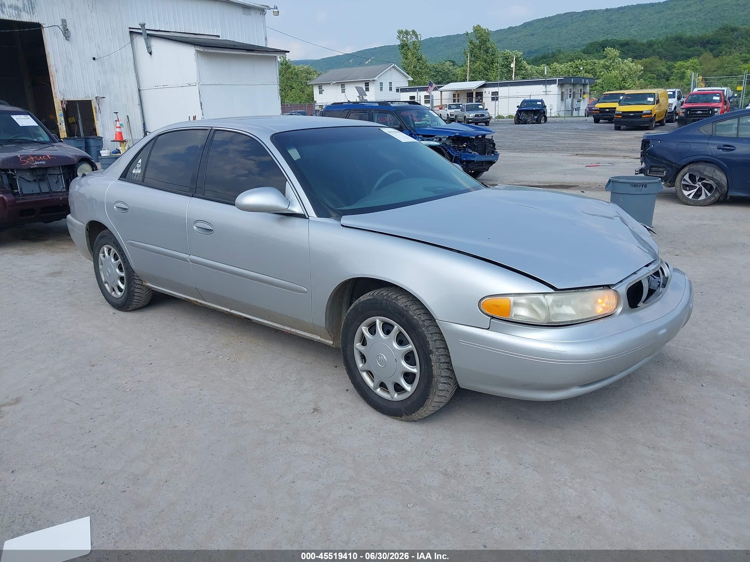 2004 Buick Century Custom, VIN 2G4WS52J141187214 — Front end