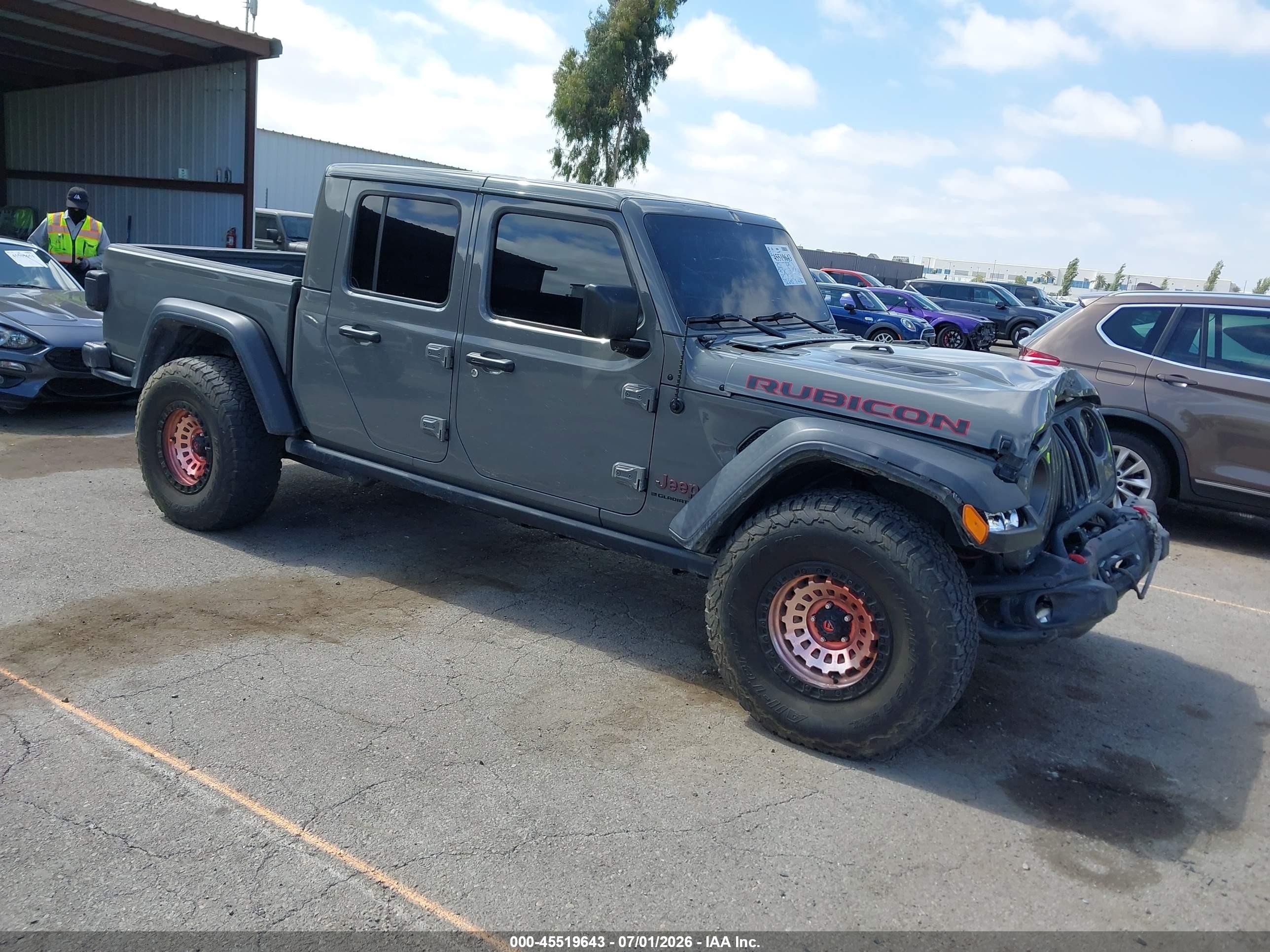 2023 Jeep Gladiator Rubicon, VIN 1C6JJTBG2PL537952 — Front end