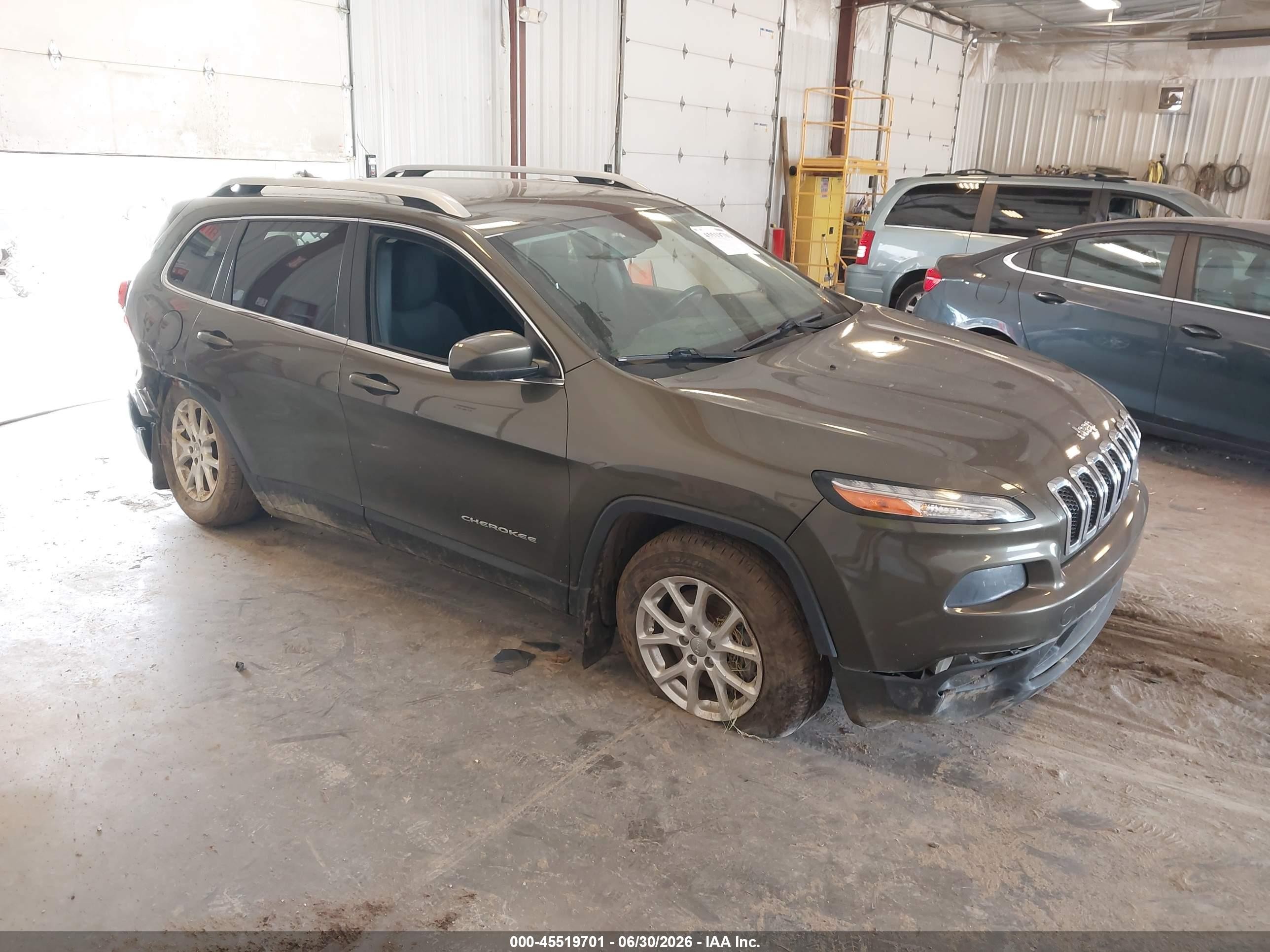 2015 Jeep Cherokee Latitude, VIN 1C4PJMCS1FW521623 — Обычный износ
