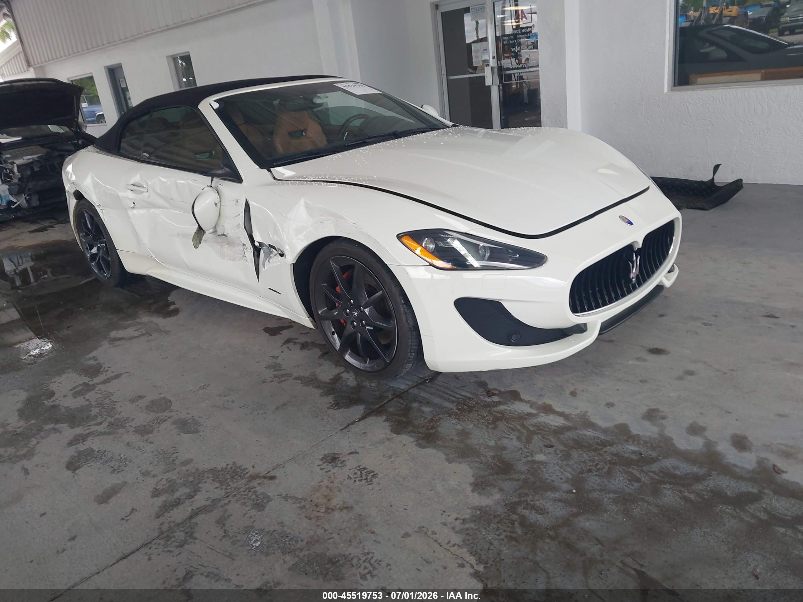 2015 Maserati GranTurismo Sport, VIN ZAM45VMA2F0147914 — Side