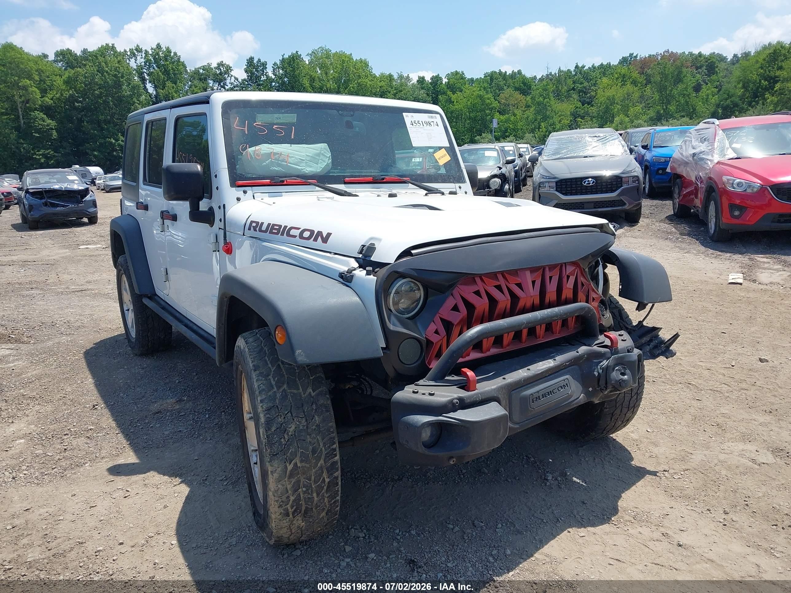 2016 Jeep Wrangler Unlimited Rubicon Hard Rock, VIN 1C4HJWFG4GL102238 — Перед
