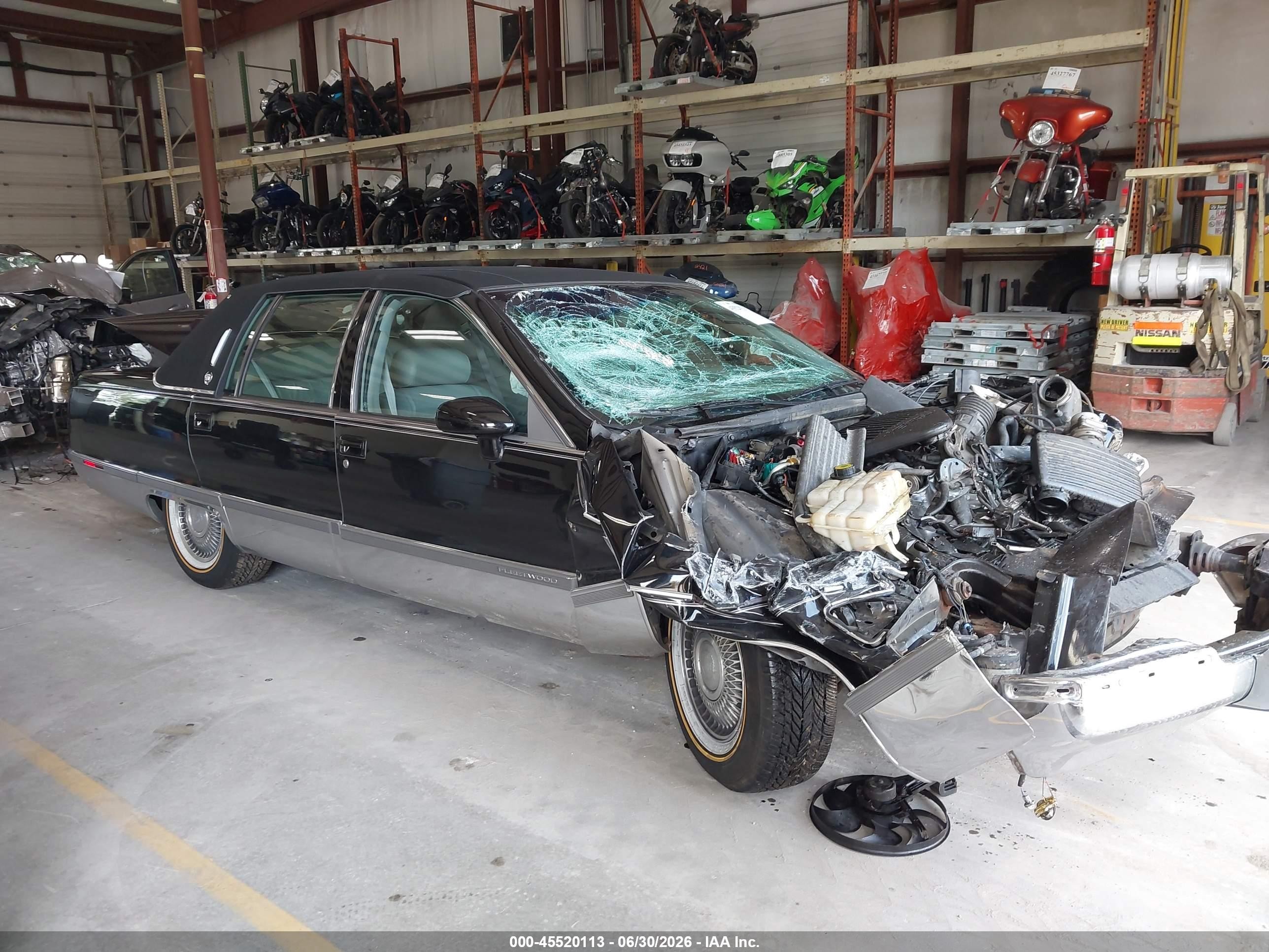 1994 Cadillac Fleetwood, VIN 1G6DW52P8RR703879 — Front end