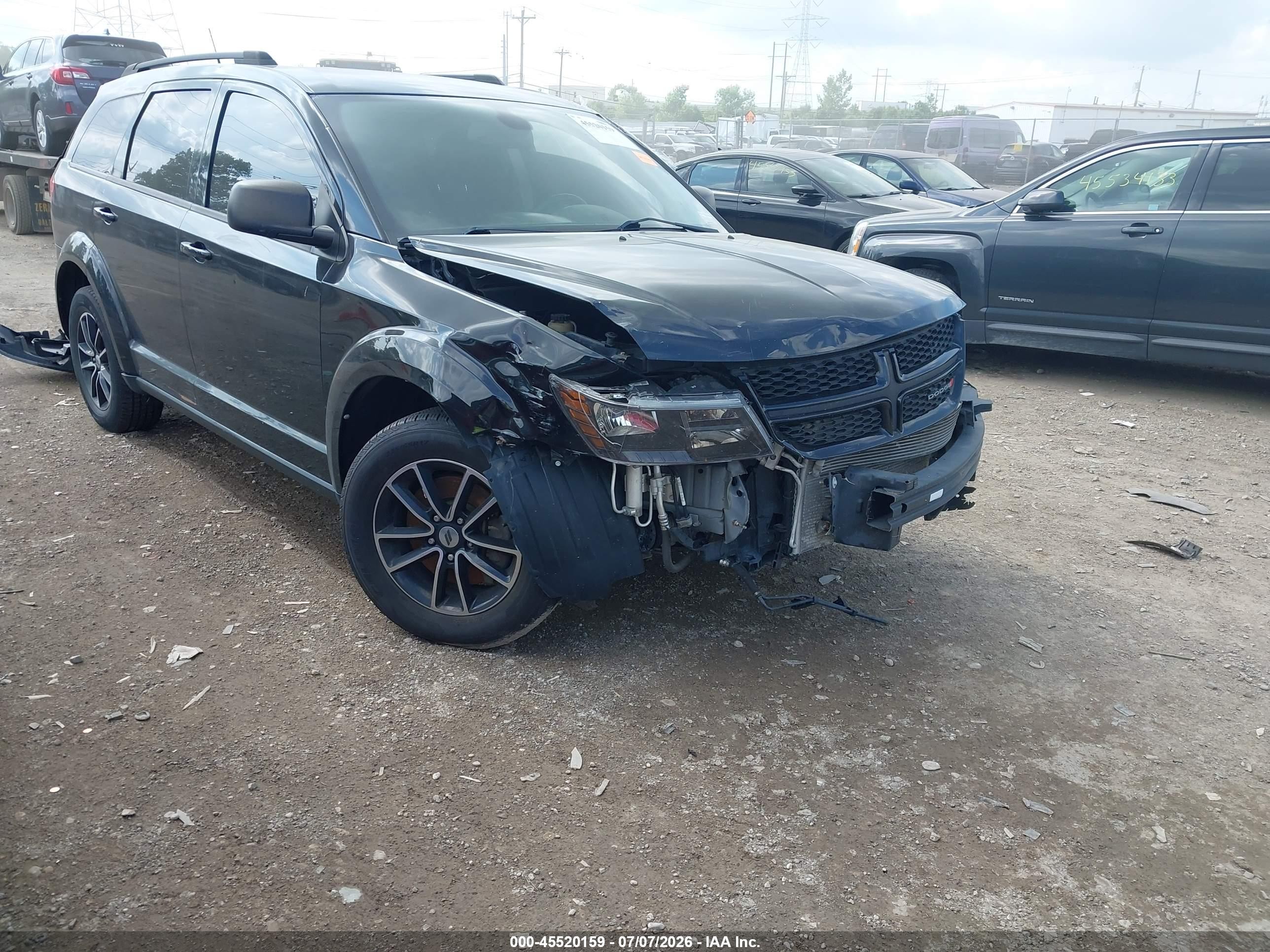 2018 Dodge Journey SE, VIN 3C4PDCABXJT383325 — Перед