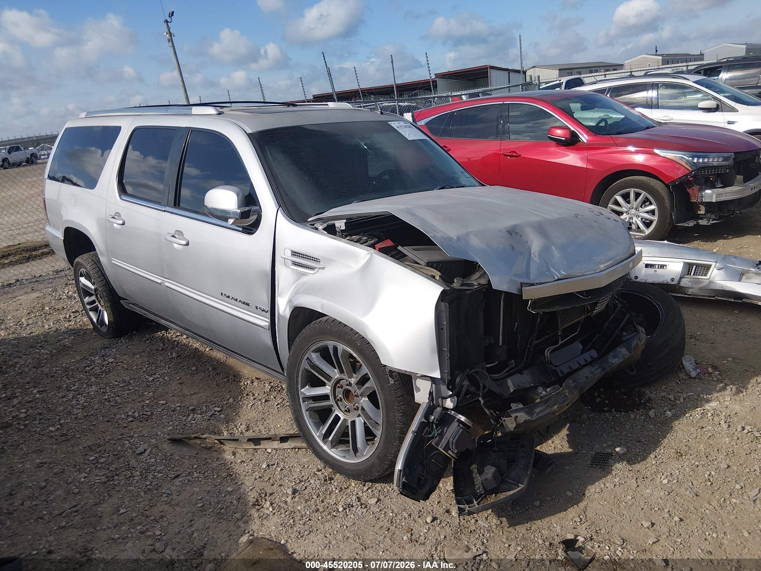 2013 Cadillac Escalade ESV Premium, VIN 1GYS3JEF7DR164909 — Бок