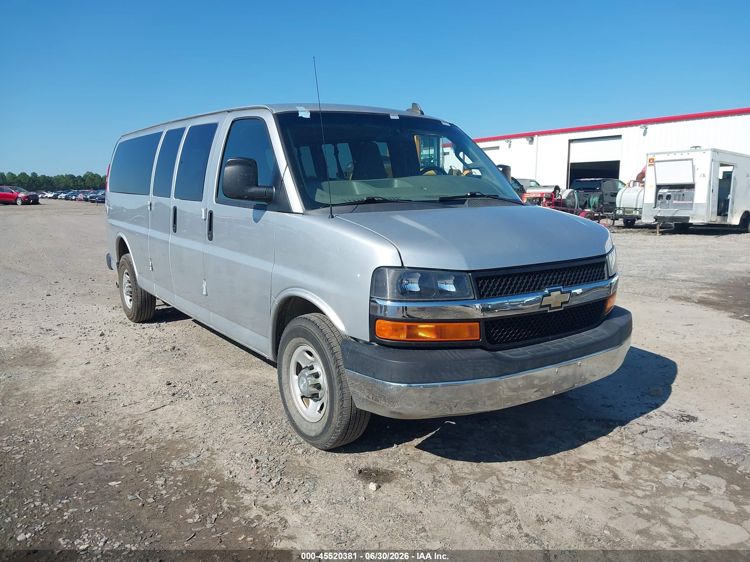2017 Chevrolet Express Passenger LT, VIN 1GAZGPFG2H1301688 — Normal wear