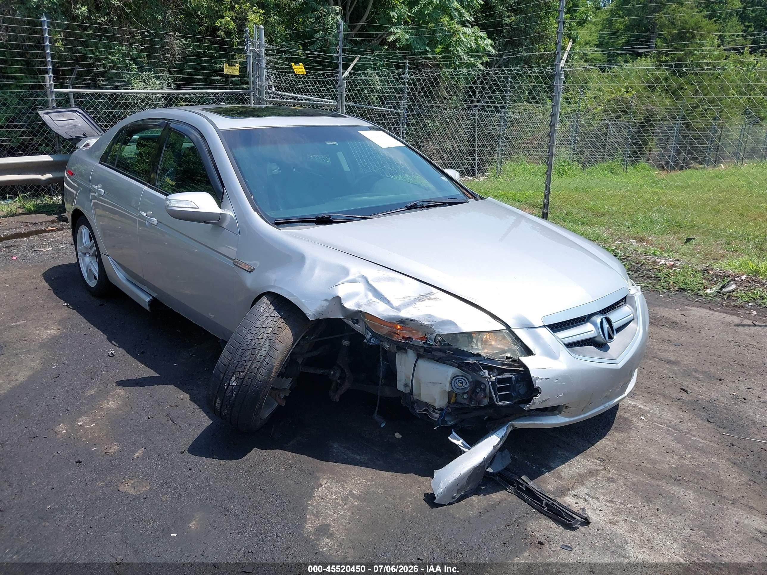 2008 Acura TL, VIN 19UUA662X8A008513 — Front end