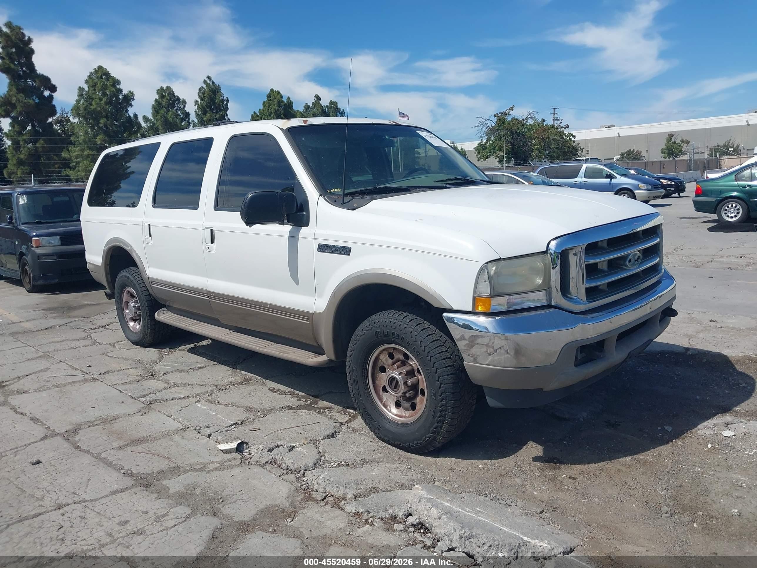 2000 Ford Excursion Limited, VIN 1FMNU43S6YEA37370 — Normal wear