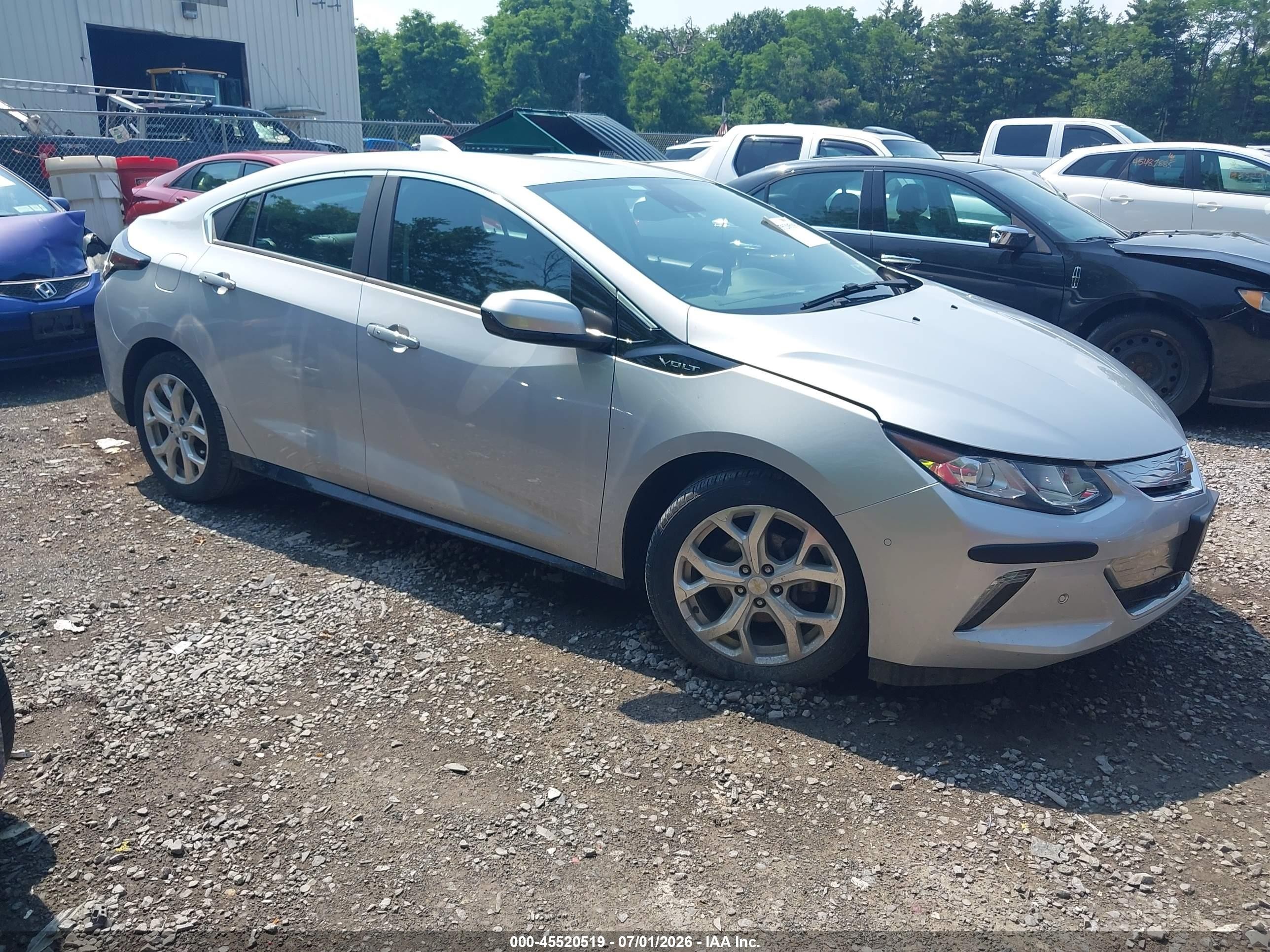 2017 Chevrolet Volt Premier, VIN 1G1RD6S58HU133528 — Front end