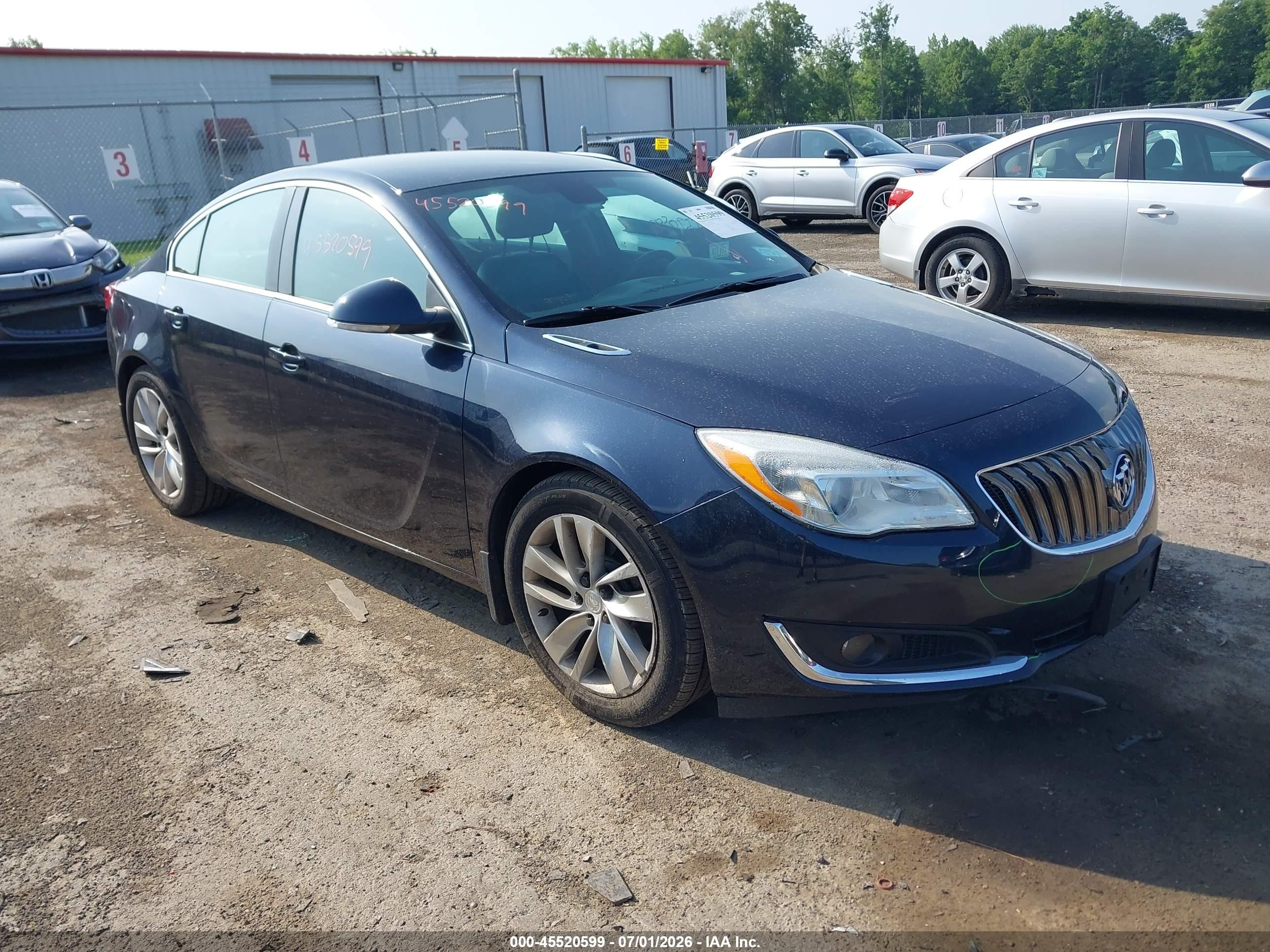 2014 Buick Regal, VIN 2G4GK5EX2E9256046 — Side