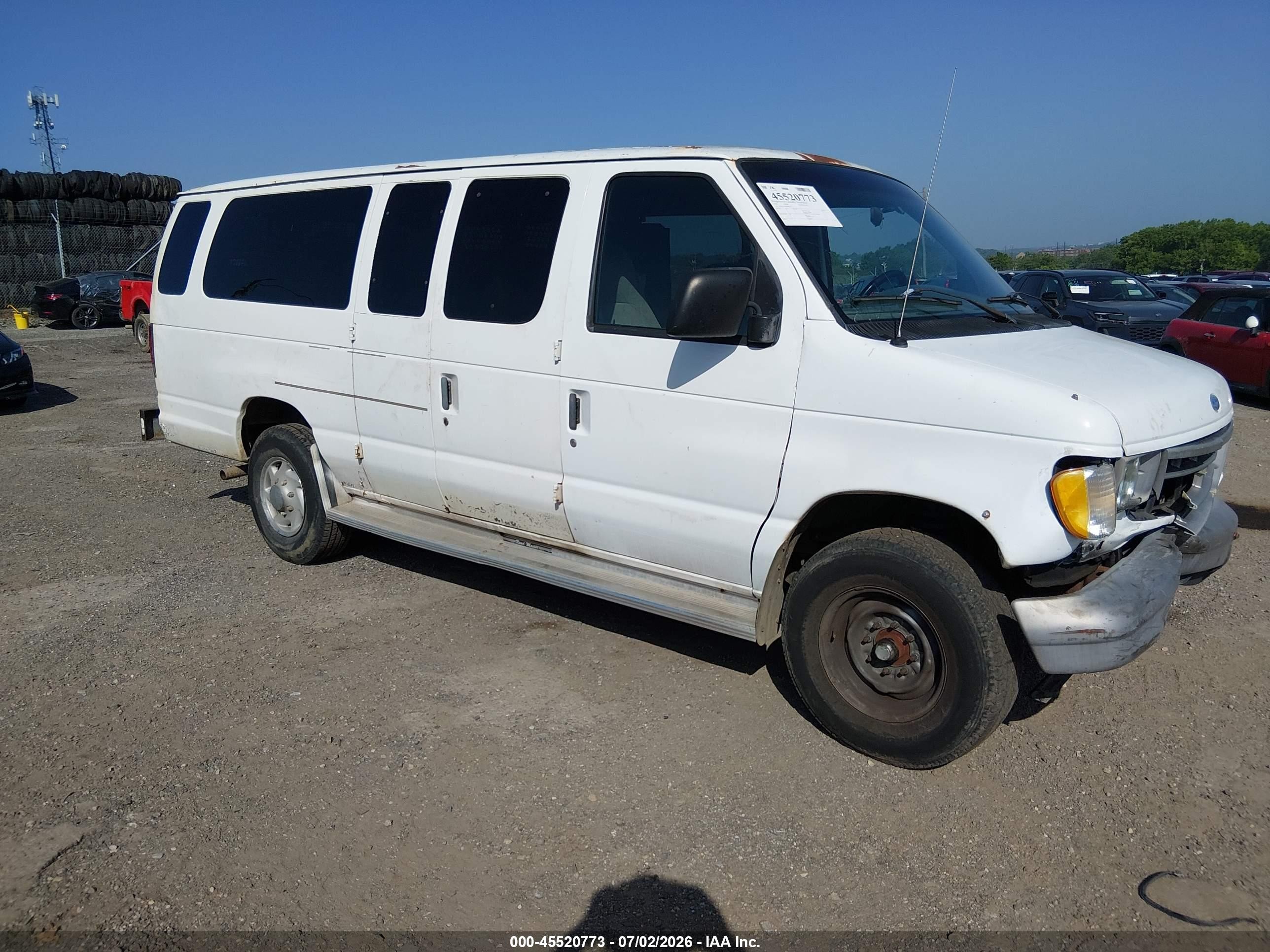 1996 Ford Econoline Cargo, VIN 1FBJS31Y8THB00779 — Front end