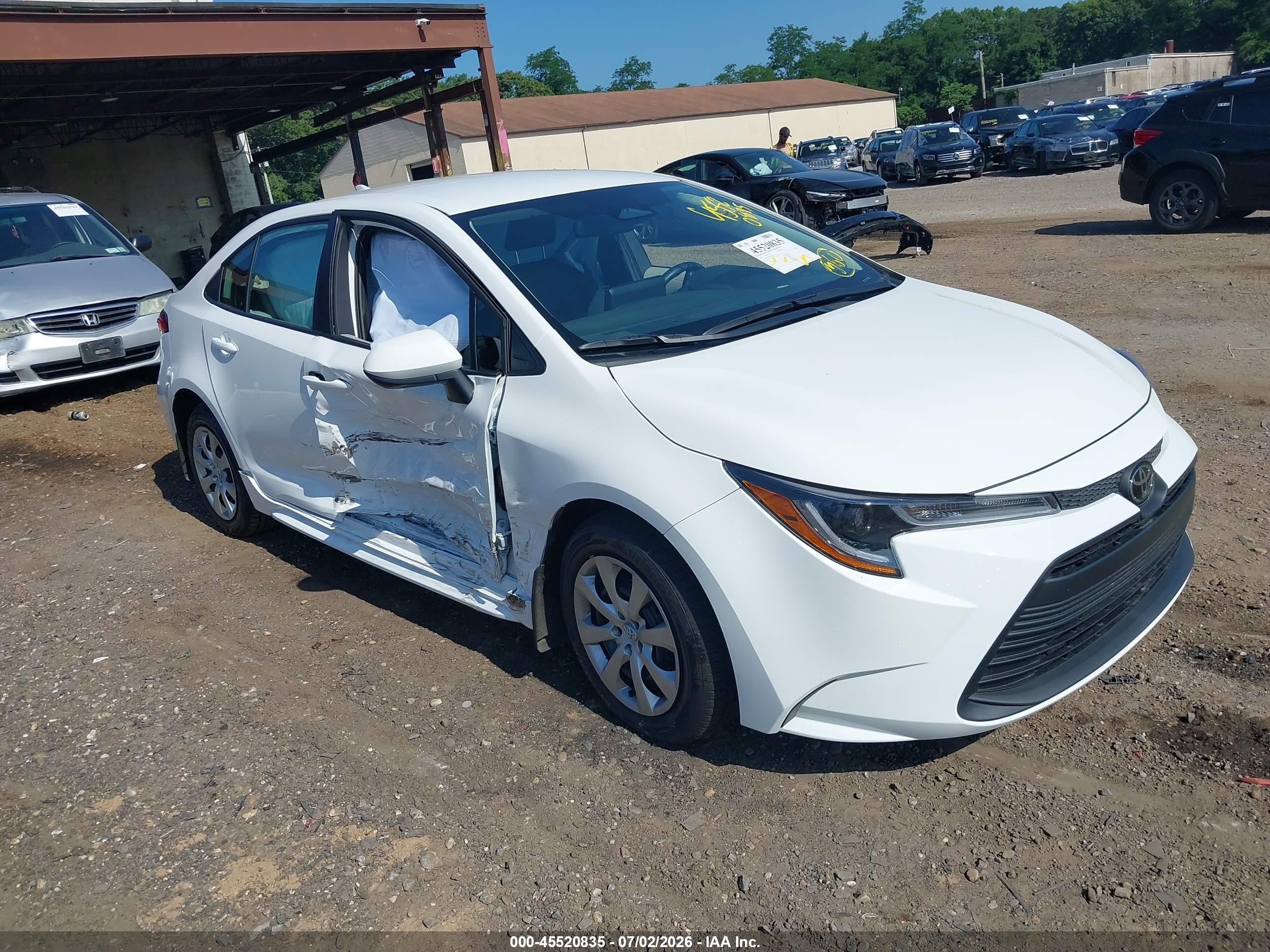 2026 Toyota Corolla LE, VIN 5YFB4MDE0TP436738 — Side