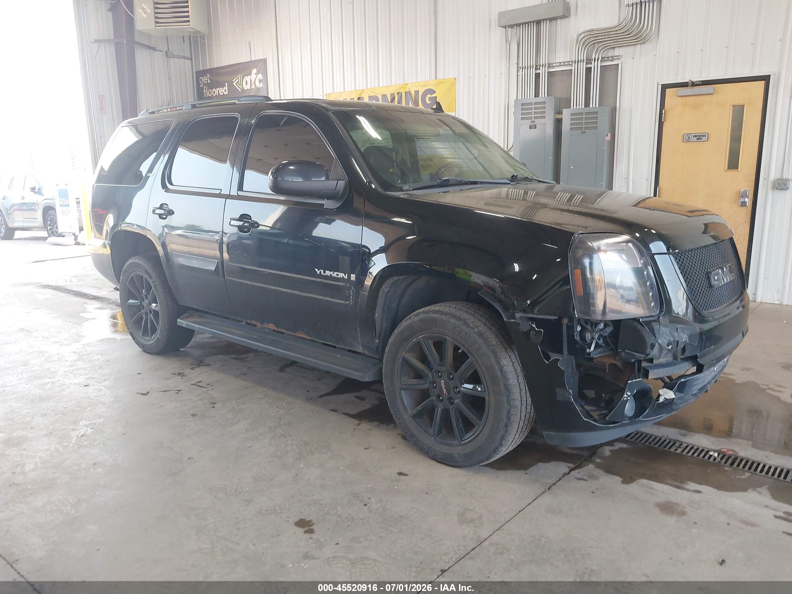 2008 GMC Yukon SLT 4SA, VIN 1GKFK13018J227083 — Normal wear