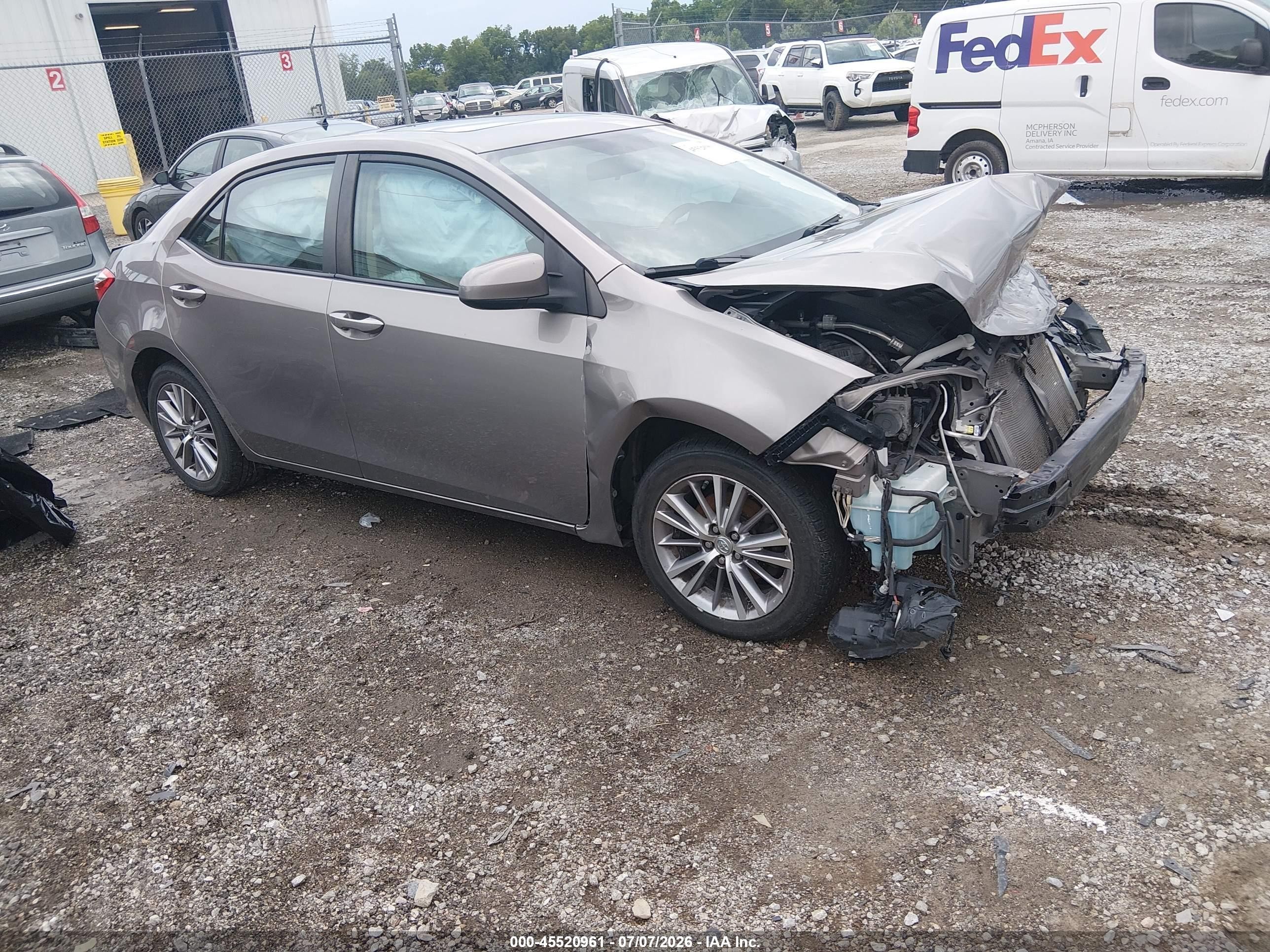 2014 Toyota Corolla LE, VIN 2T1BURHE3EC154460 — Front end