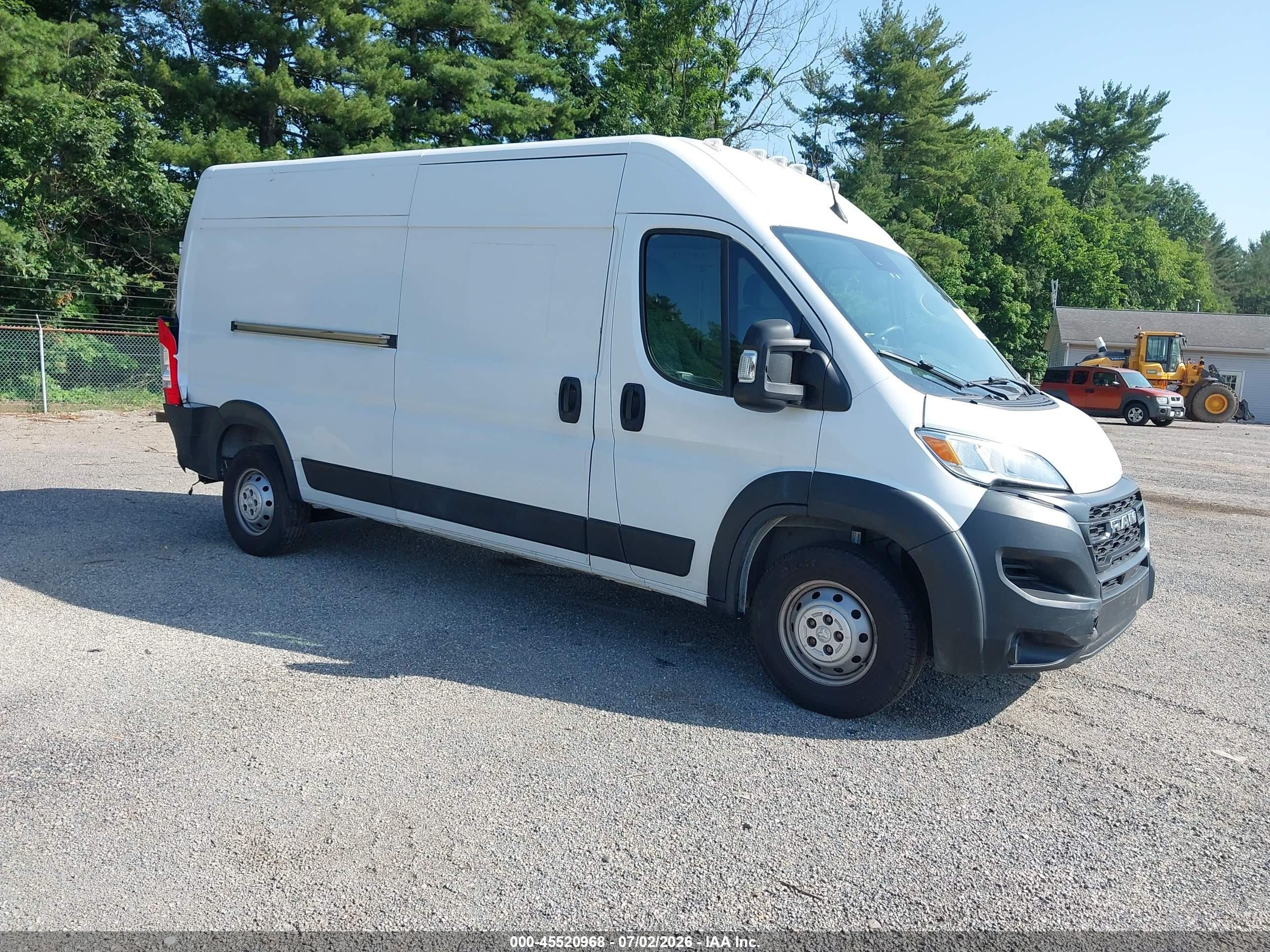 2023 Ram ProMaster Cargo, VIN 3C6LRVDG8PE564804 — Зад