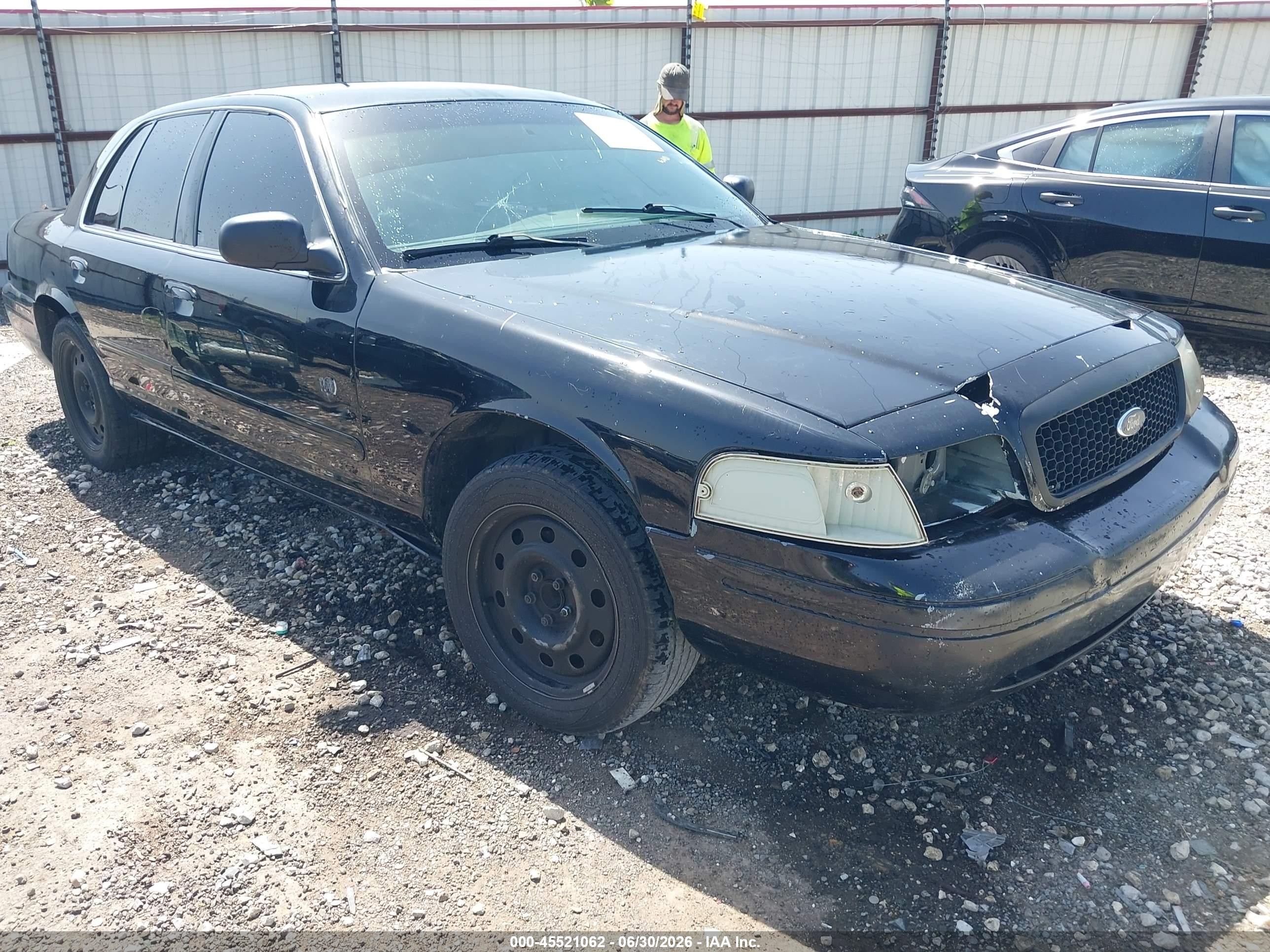 2007 Ford Police Interceptor, VIN 2FAHP71W67X149783 — Front end