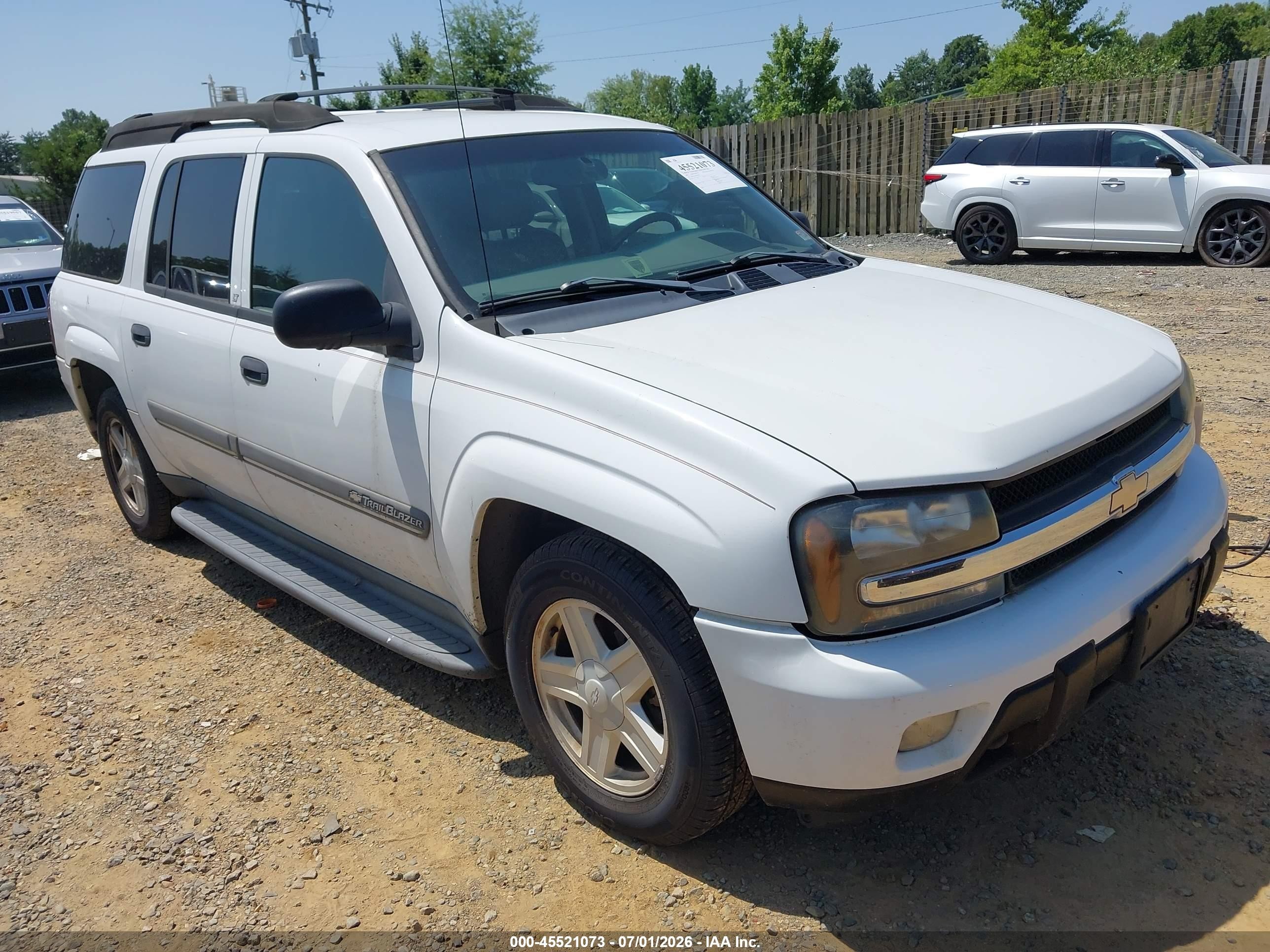 2002 Chevrolet TrailBlazer EXT LT, VIN 1GNET16S026130377 — Side