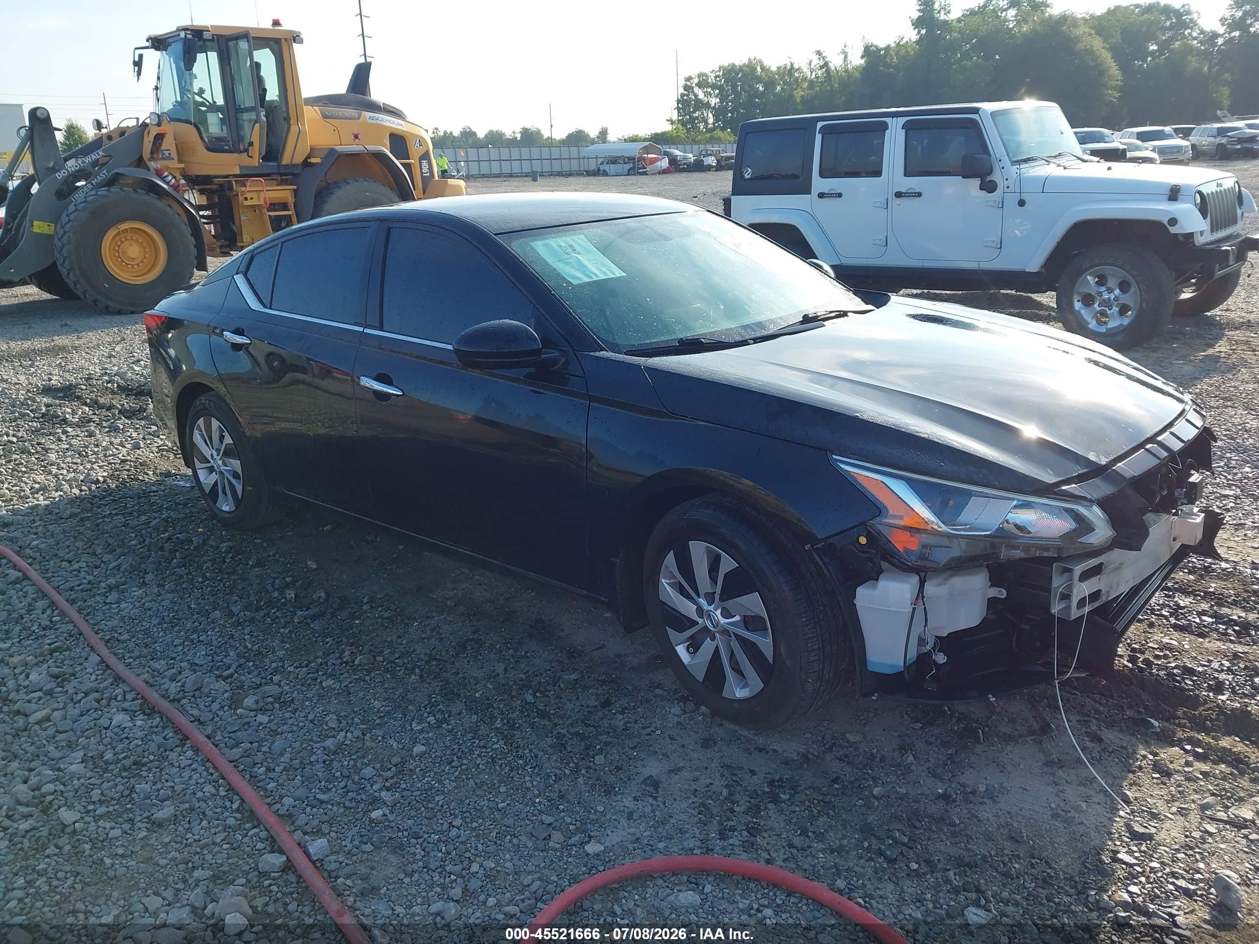 2020 Nissan Altima S, VIN 1N4BL4BV0LC260374 — Front end
