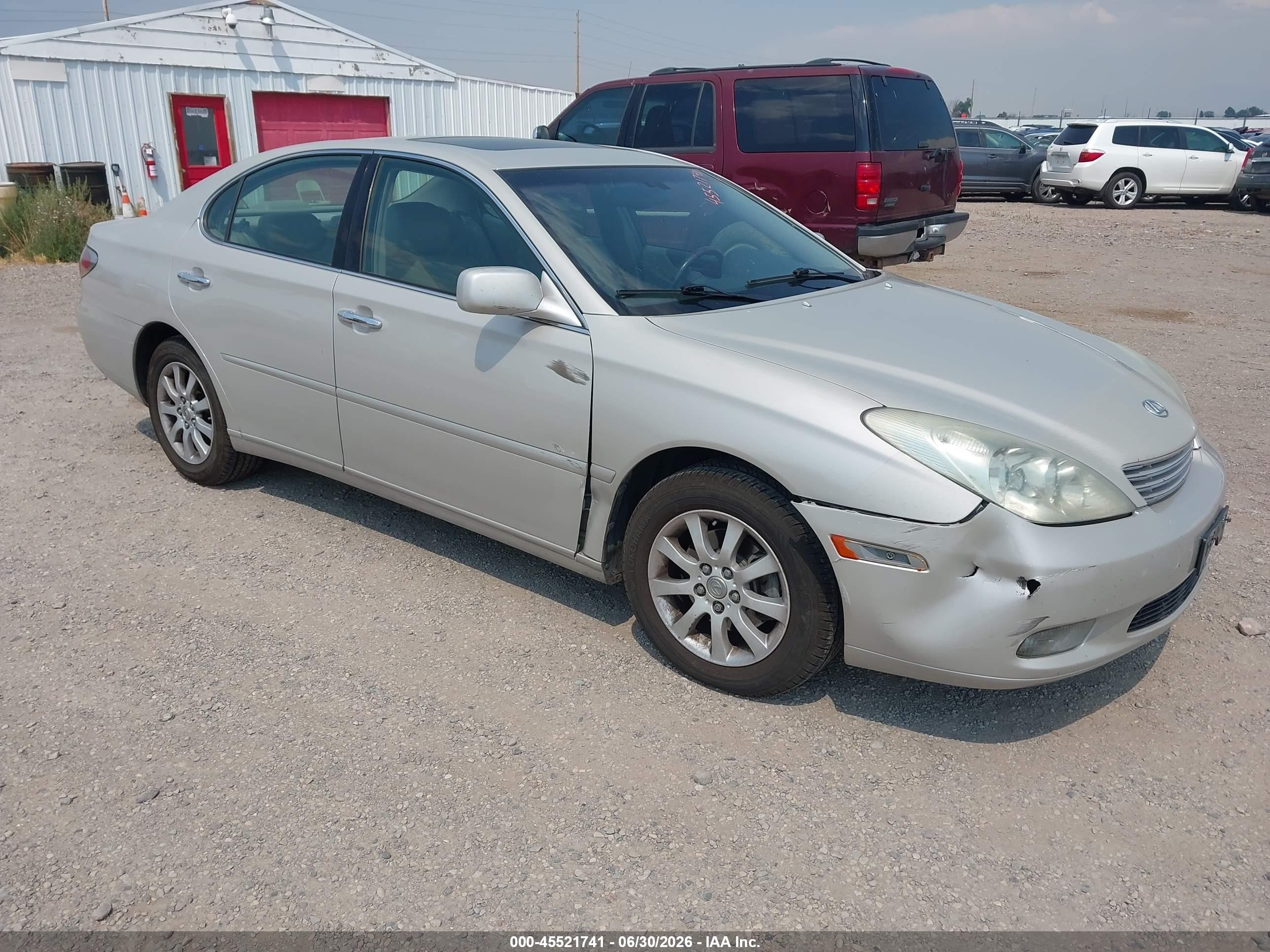 2004 Lexus ES 350, VIN JTHBA30G040014506 — Перед