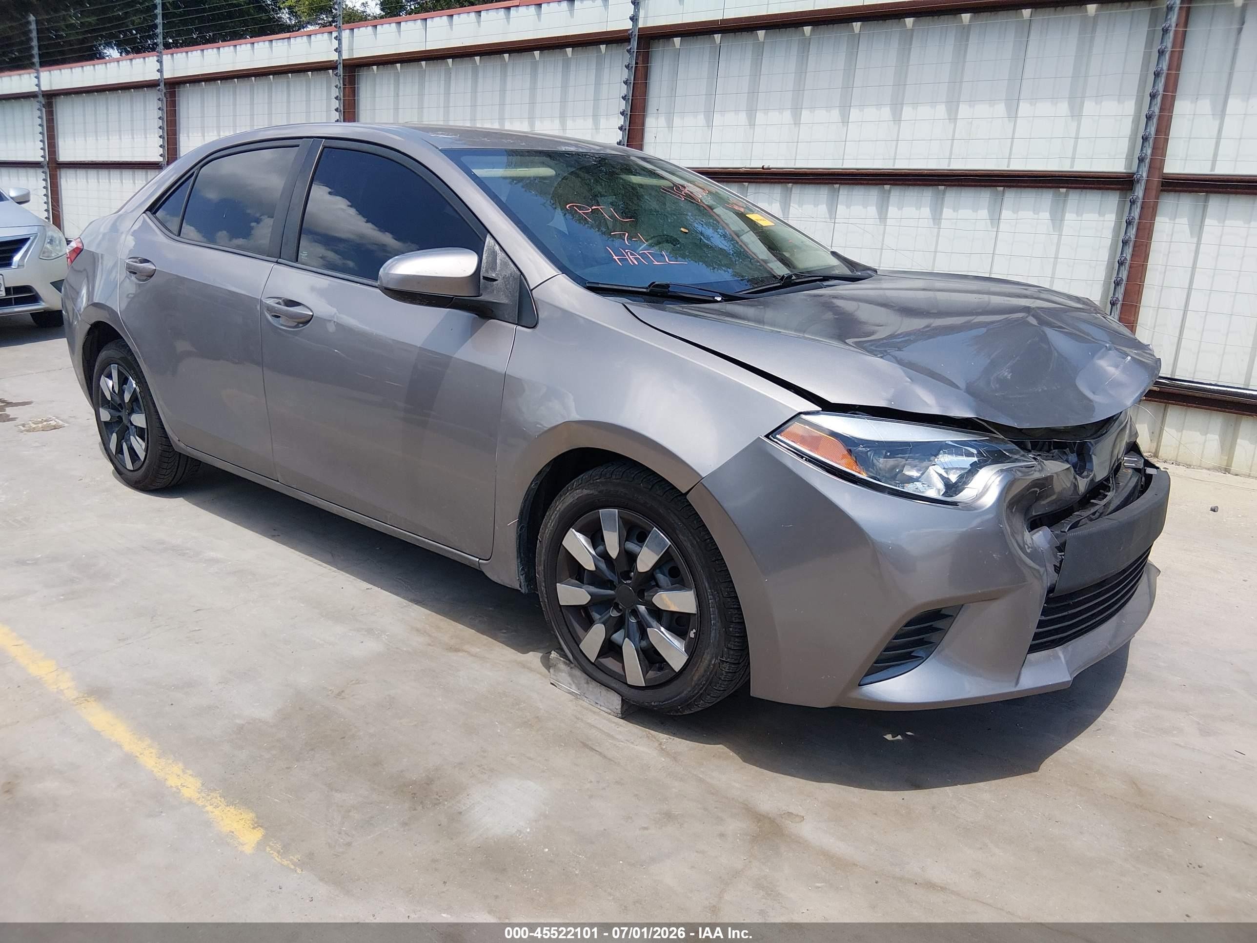 2016 Toyota Corolla LE, VIN 2T1BURHE5GC699045 — Front end