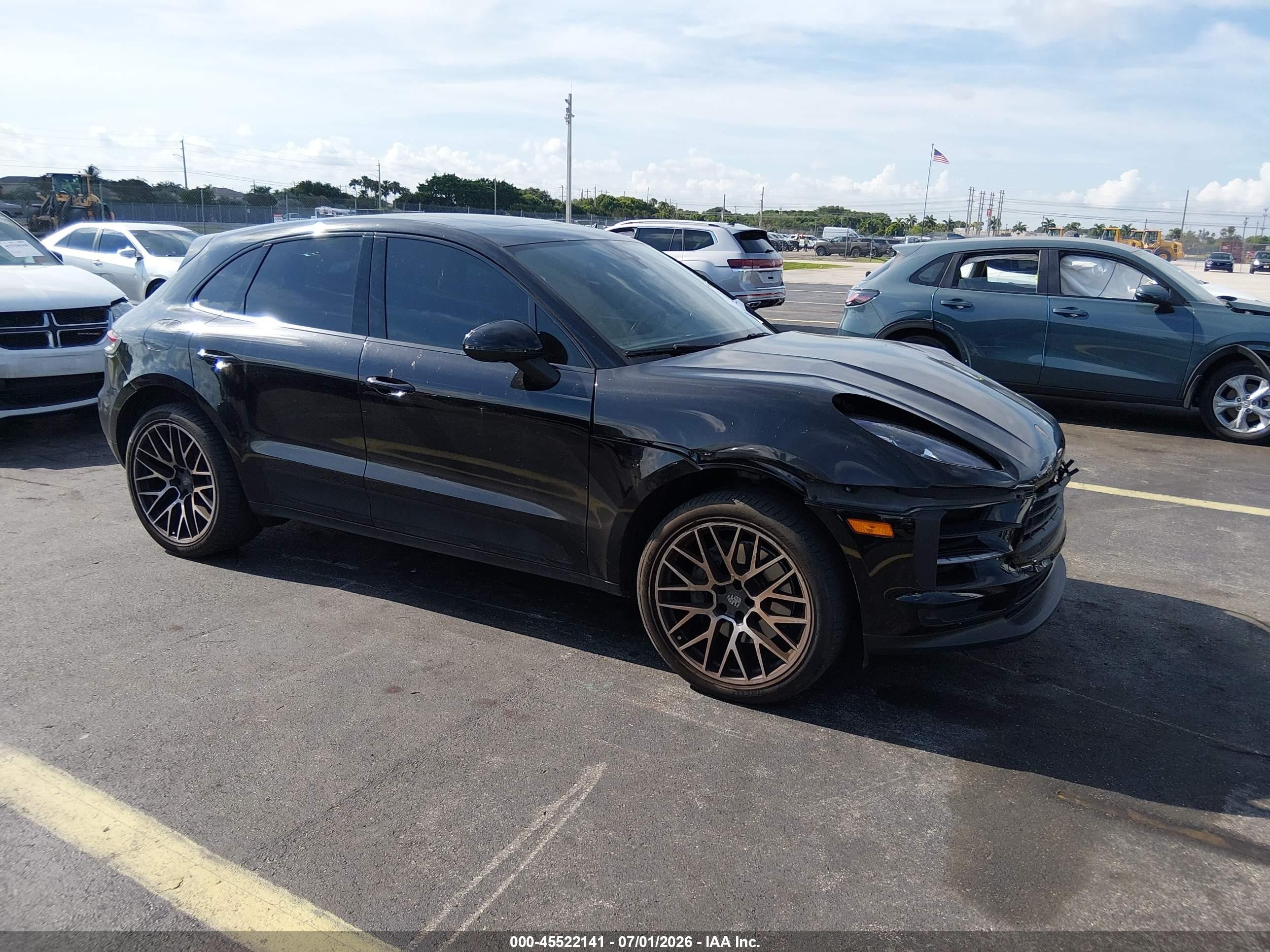 2019 Porsche Macan S, VIN WP1AB2A54KLB30447 — Front end