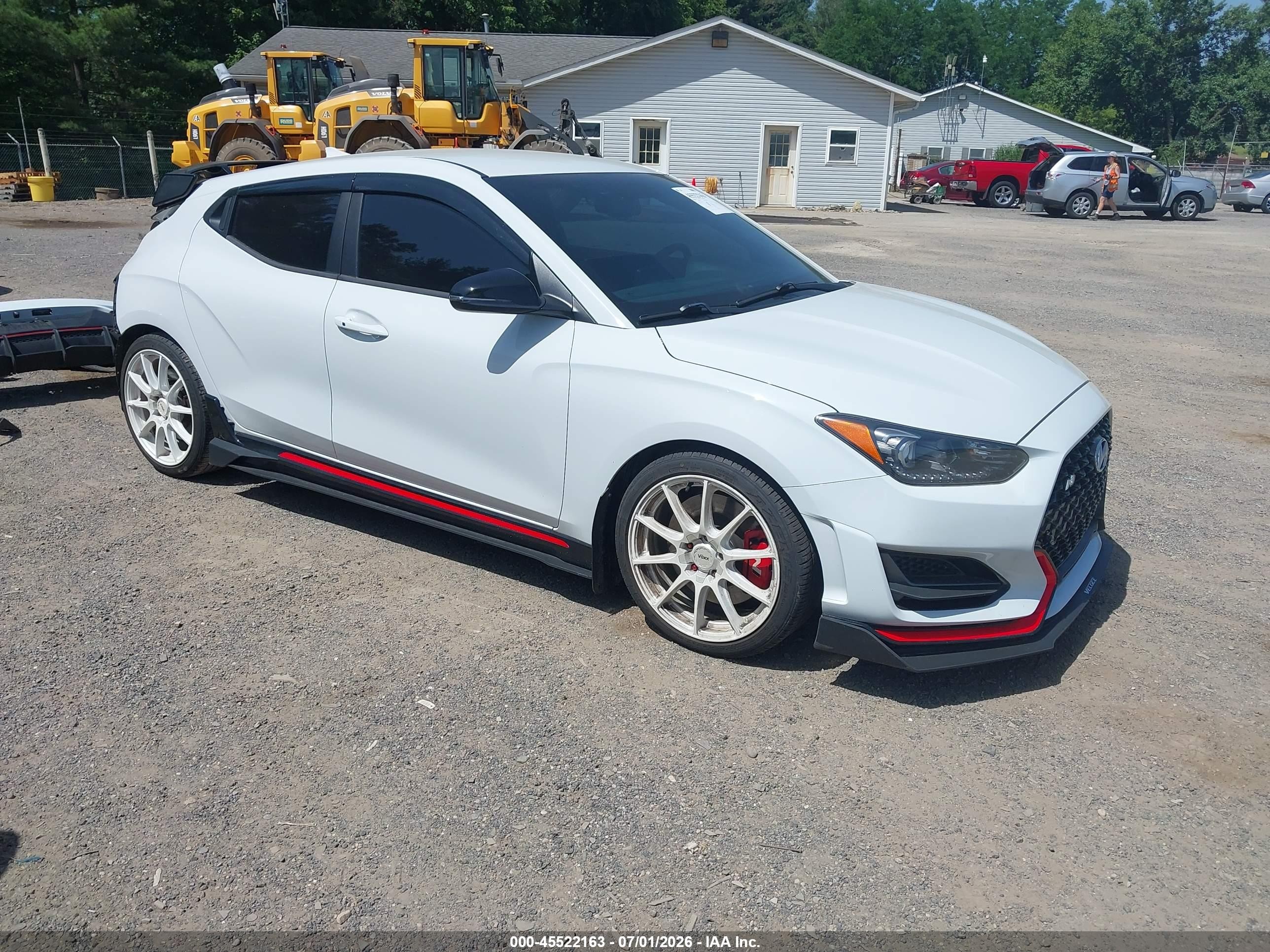 2020 Hyundai Veloster, VIN KMHT36AH1LU003459 — Перед