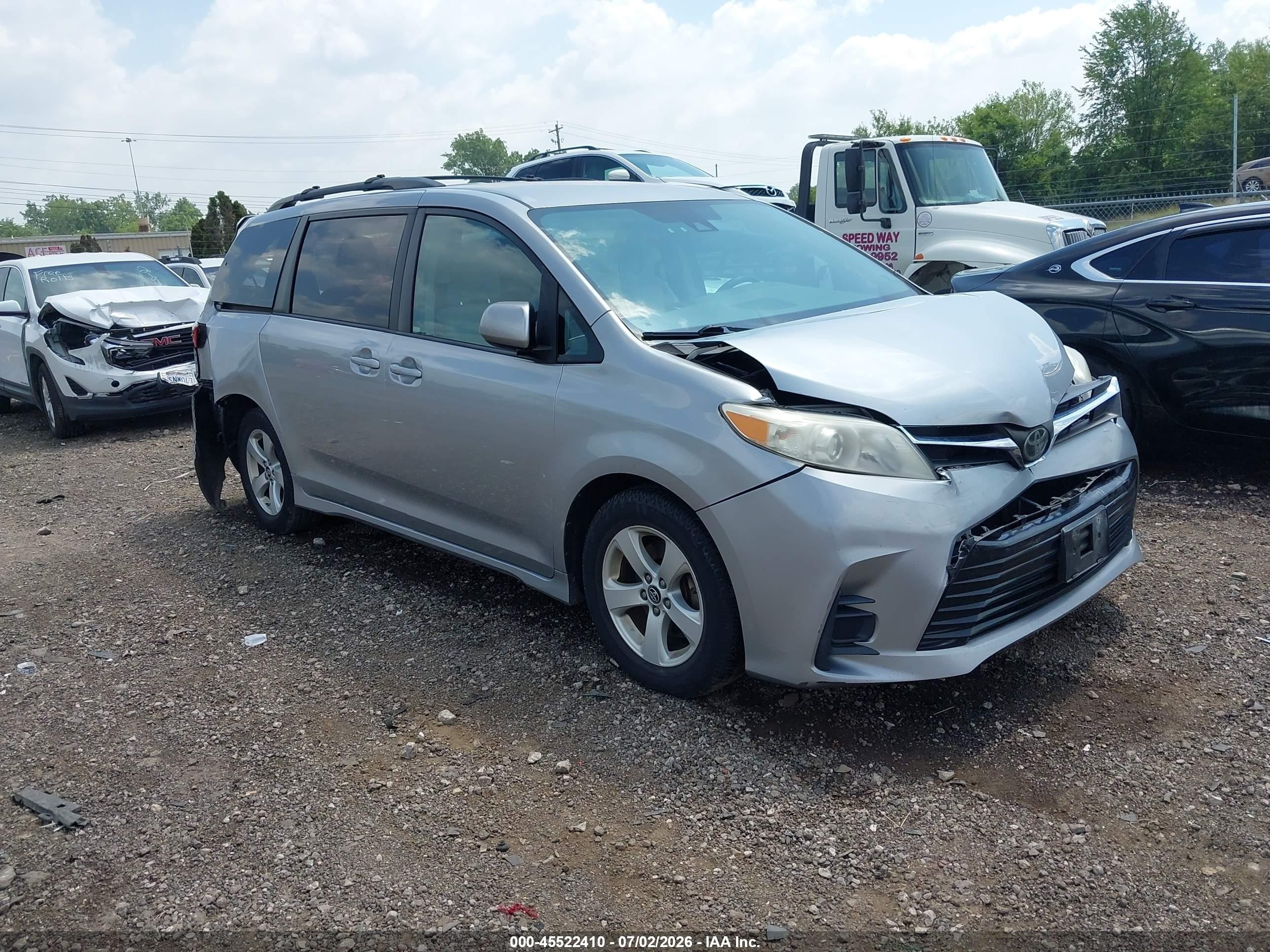 2018 Toyota Sienna LE, VIN 5TDKZ3DCXJS927512 — All over