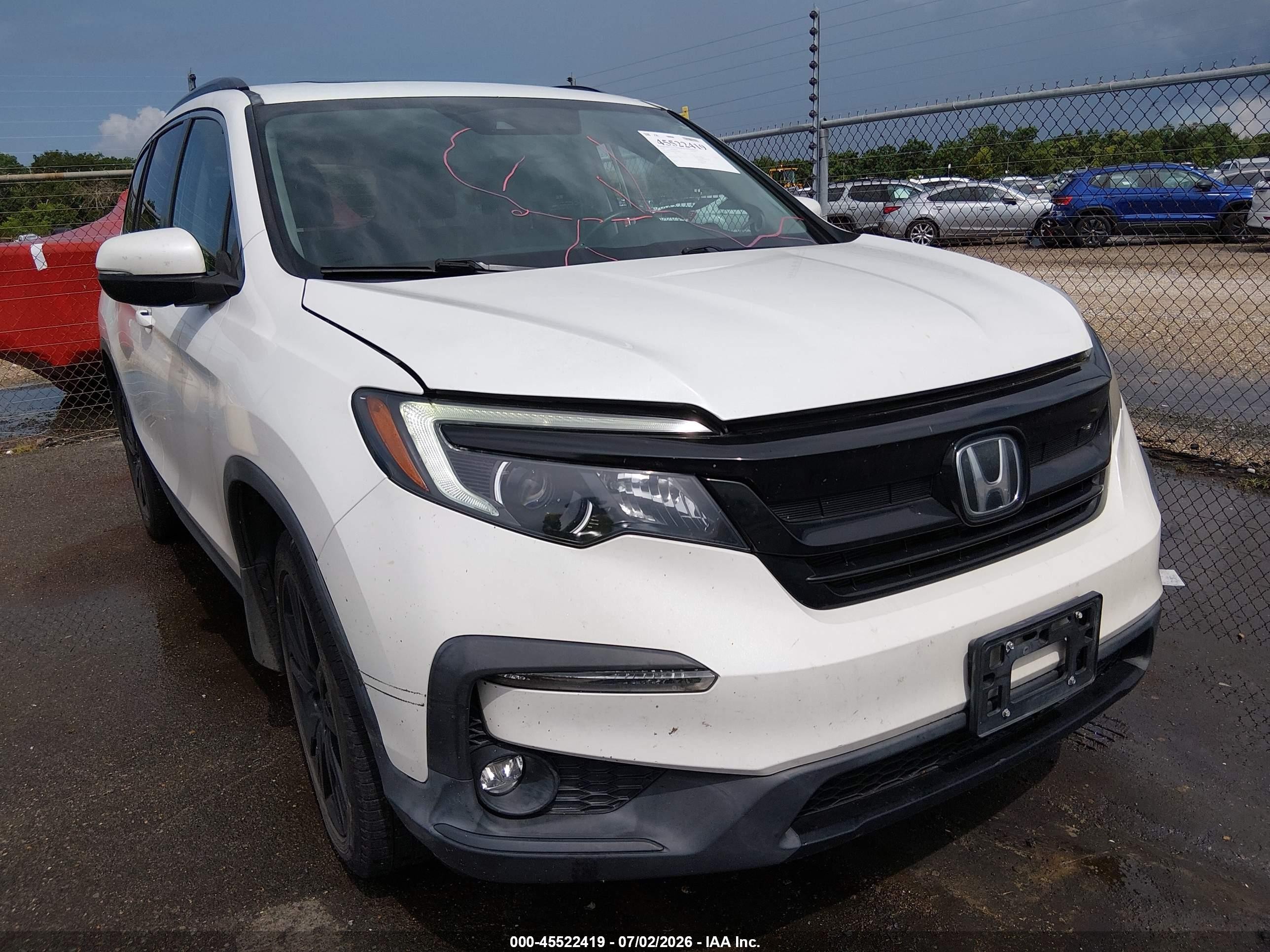 2022 Honda Pilot Special Edition, VIN 5FNYF5H29NB014265 — Front end