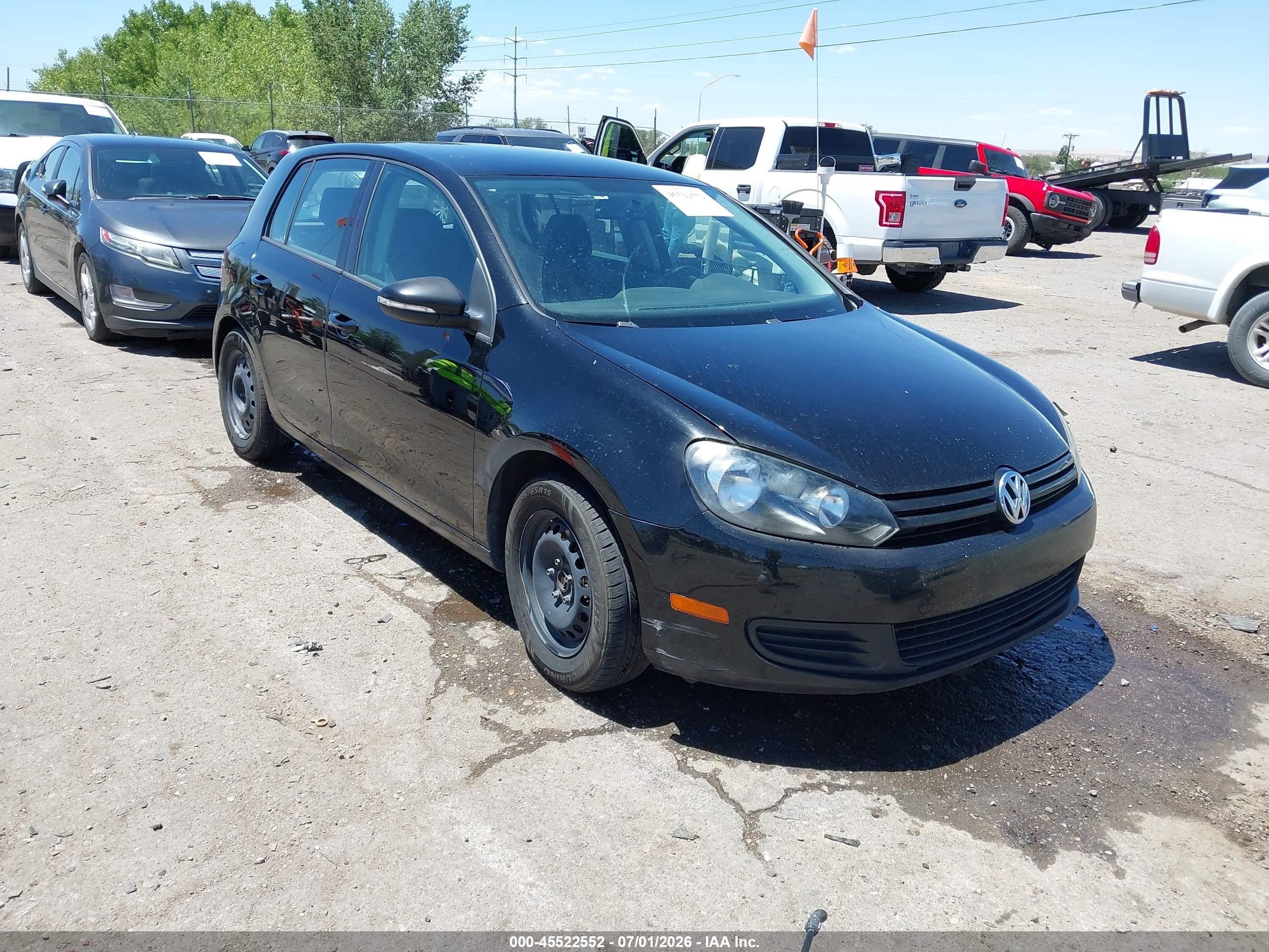 2014 Volkswagen Golf, VIN WVWDB7AJXEW010986 — Rear end