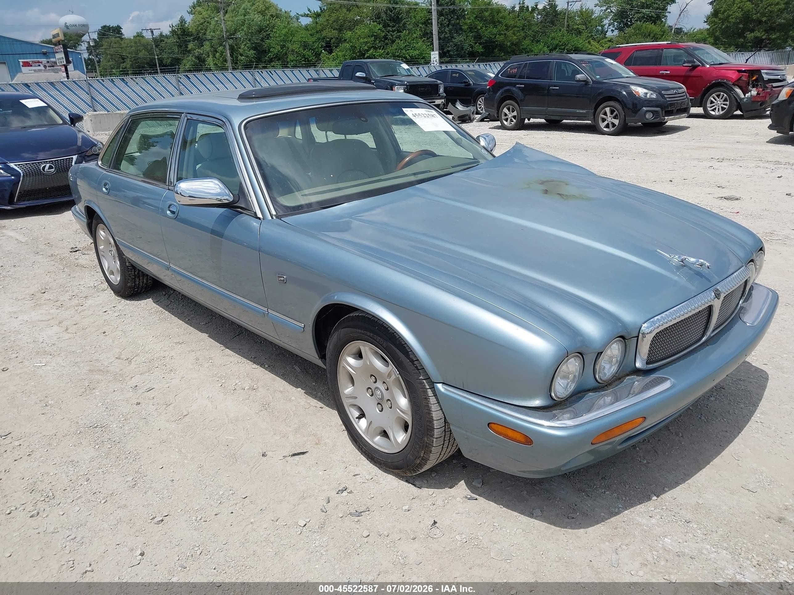 2003 Jaguar XJ Vanden Plas, VIN SAJDA24C73LF51550 — Front end