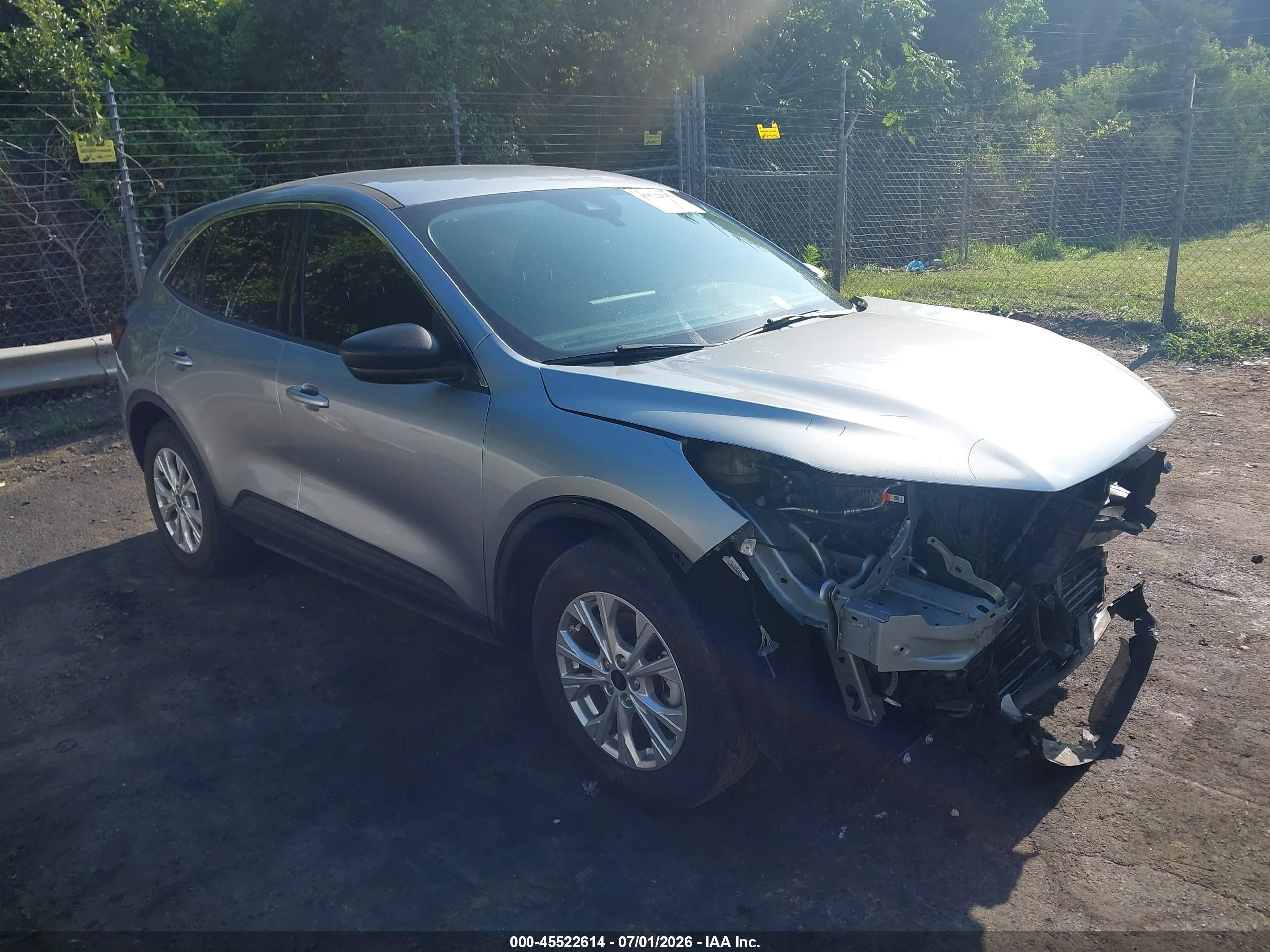 2024 Ford Escape Active, VIN 1FMCU0GN2RUA60348 — Front end
