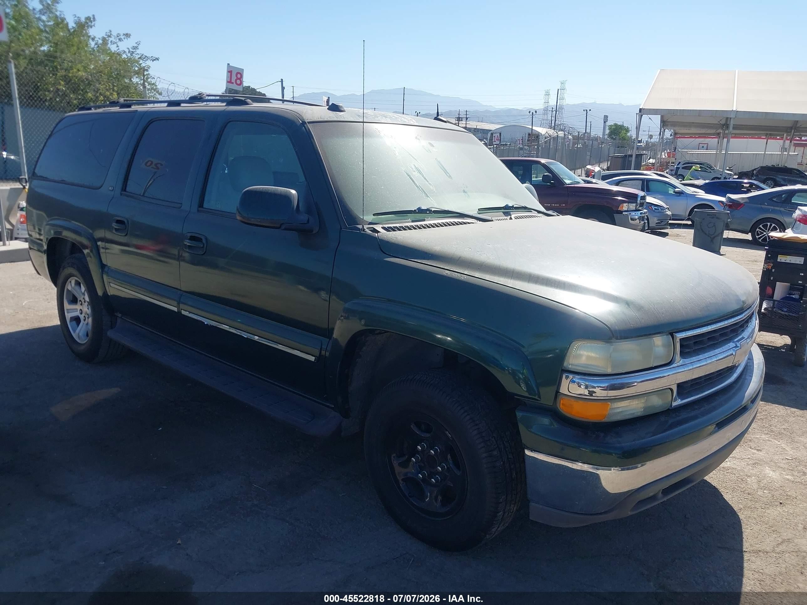 2004 Chevrolet Suburban LS, VIN 3GNEC16Z74G160751 — Front end