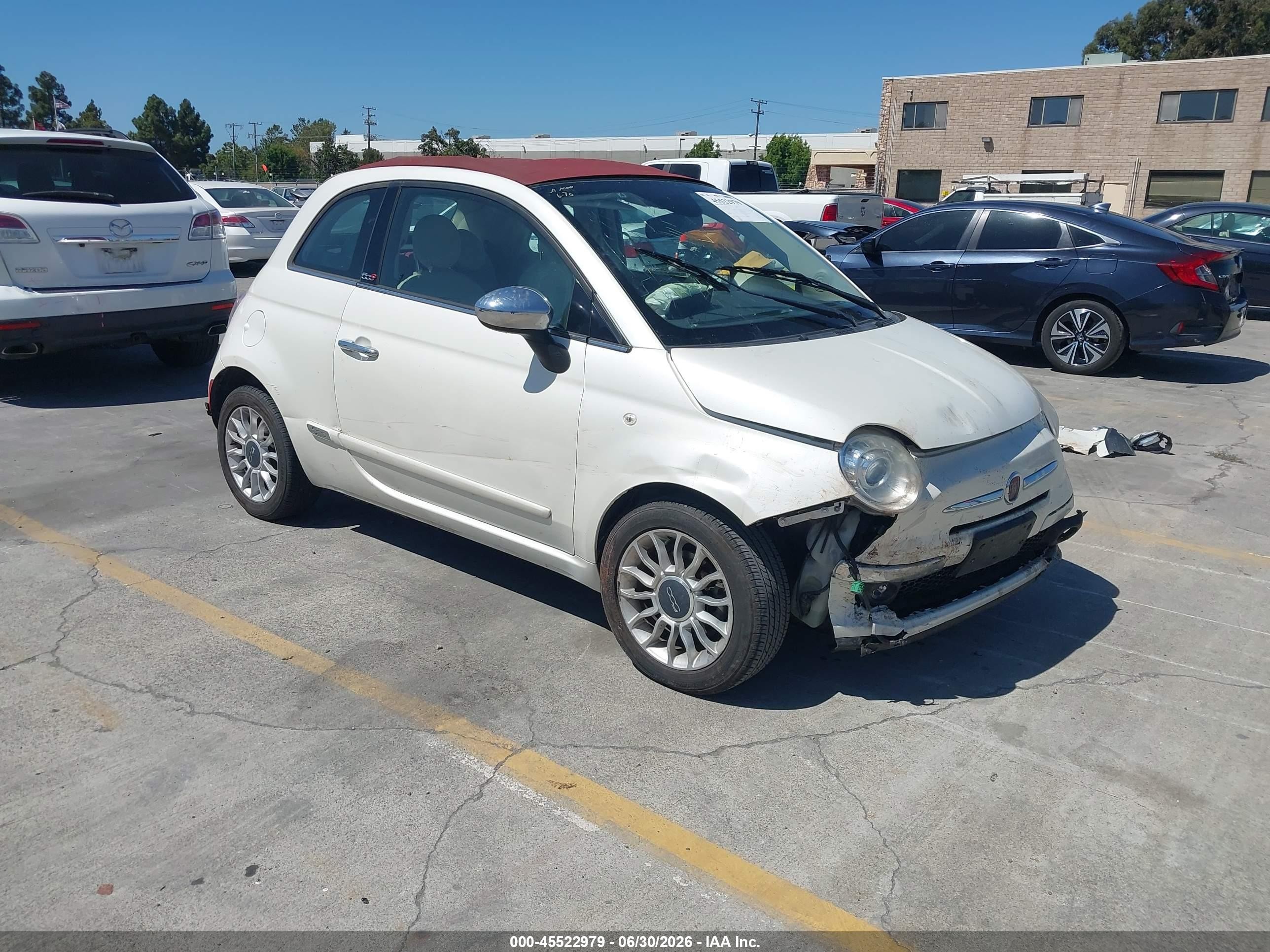 2015 FIAT 500 Lounge, VIN 3C3CFFER8FT501286 — Front end