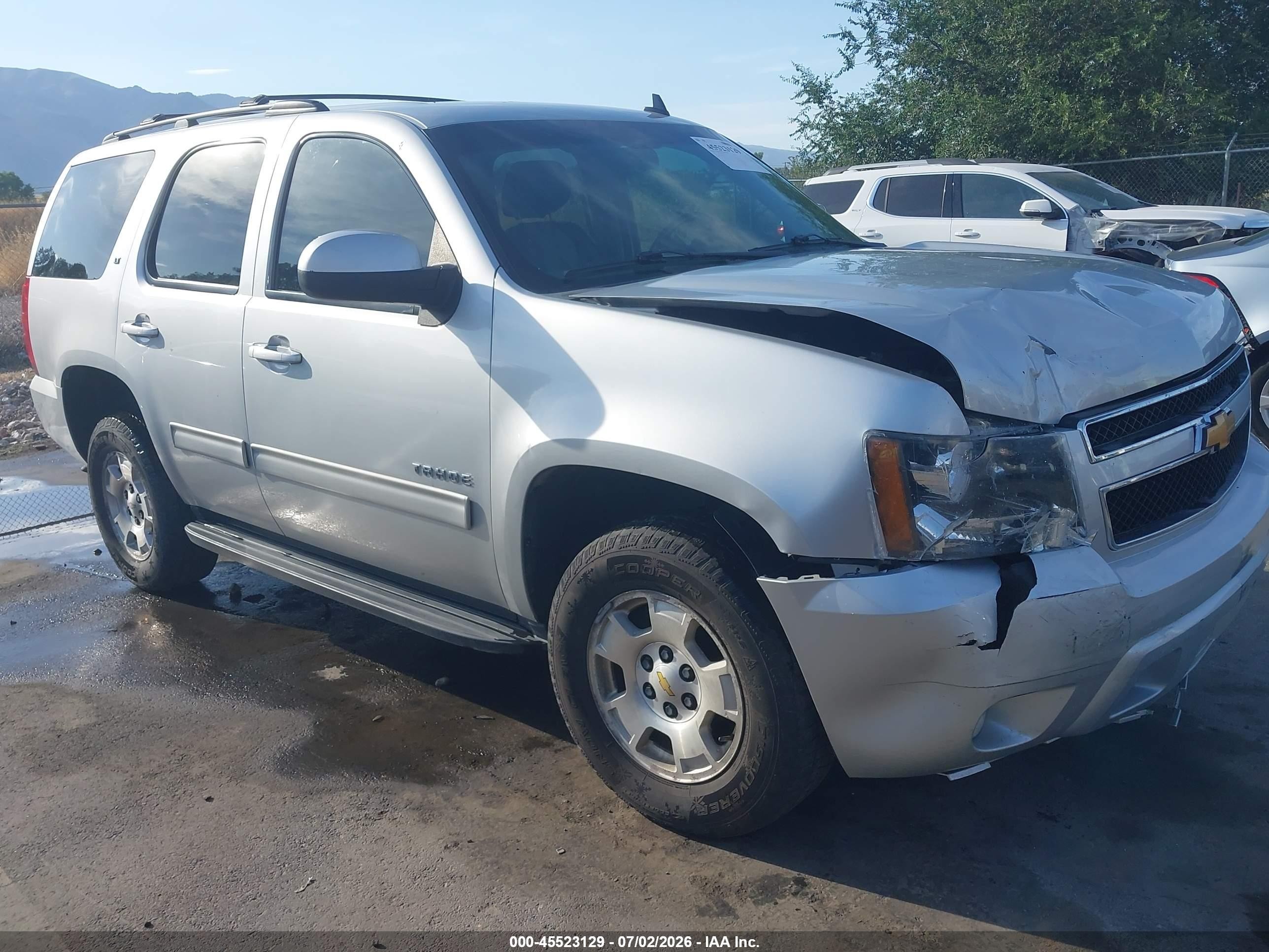 2012 Chevrolet Tahoe LT, VIN 1GNSKBE00CR124817 — Front end