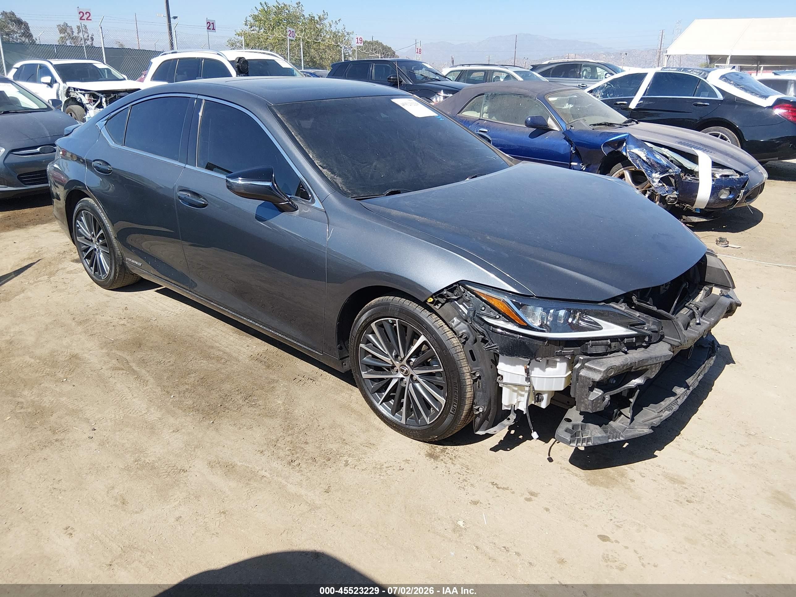 2022 Lexus ES 300h, VIN 58ADA1C14NU014089 — Front end