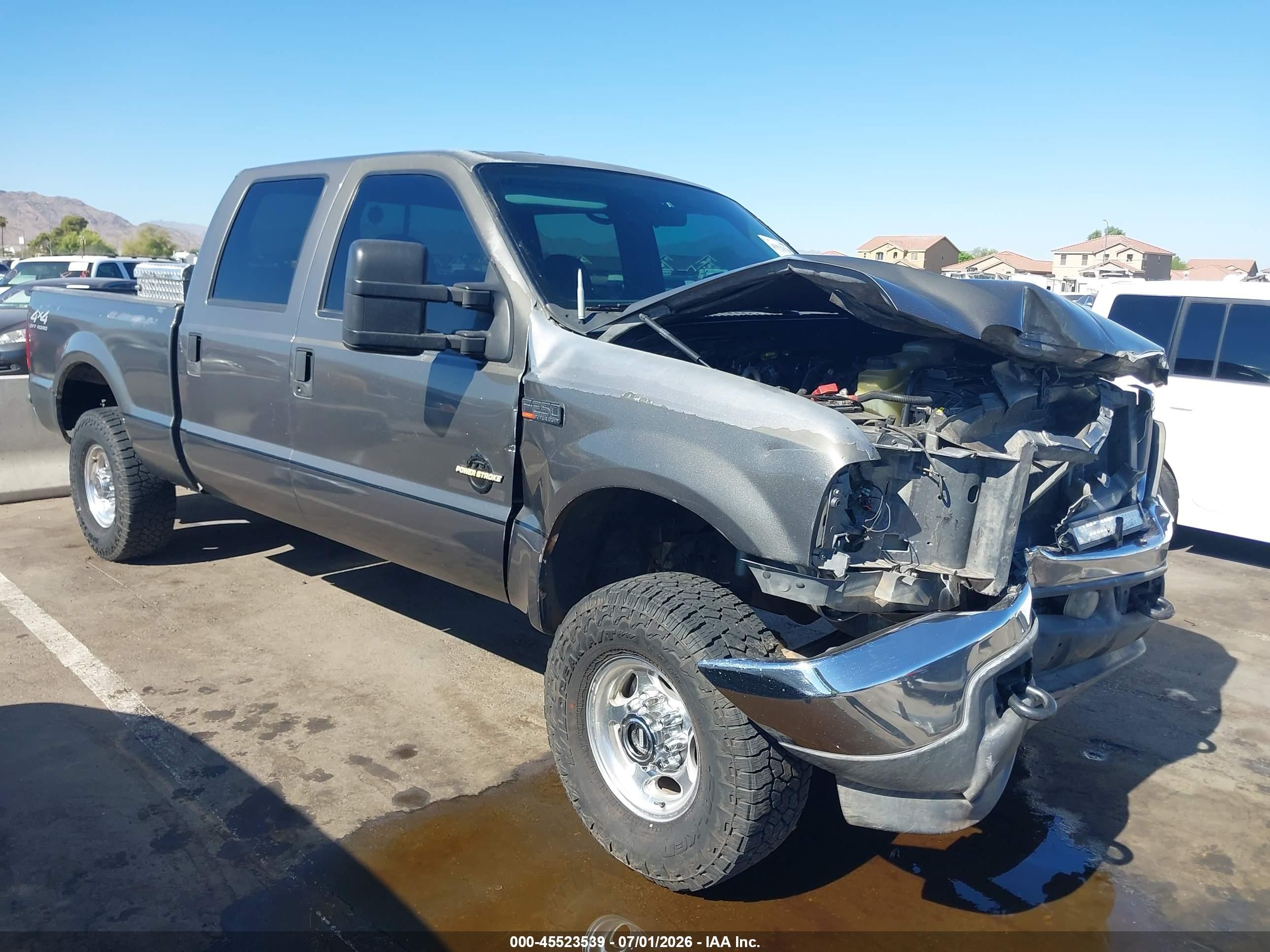 2002 Ford F-250 XL, VIN 1FTNW21FX2ED44301 — Front end