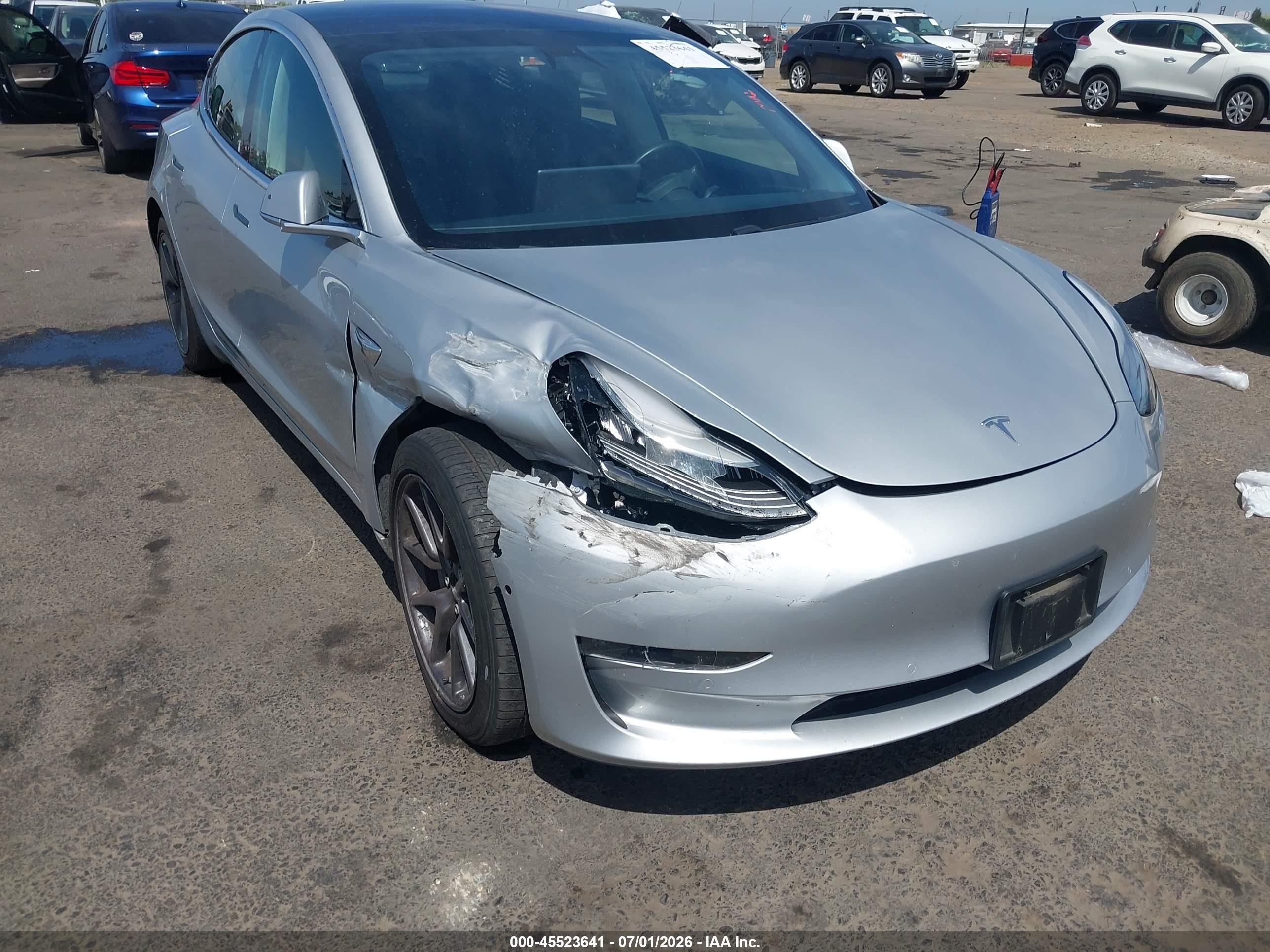 2018 Tesla Model 3 Long Range Battery, VIN 5YJ3E1EB7JF091236 — Front end