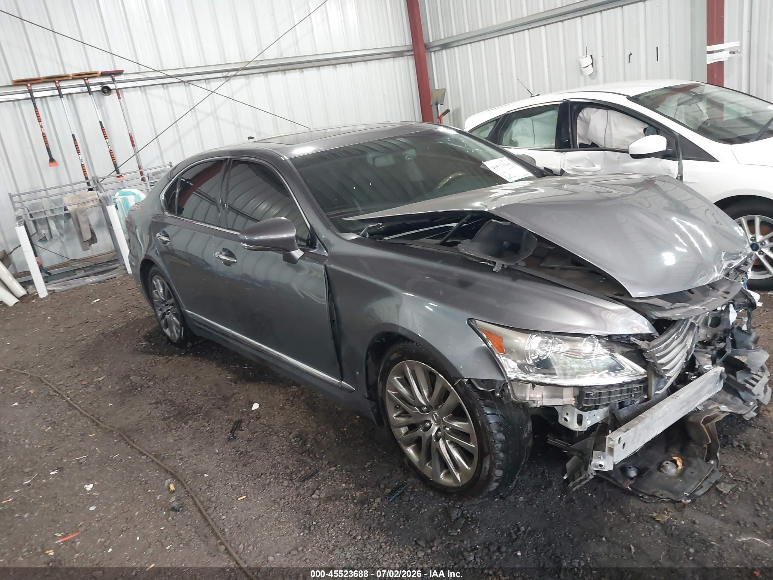 2017 Lexus LS 460, VIN JTHBL5EFXH5146123 — Front end