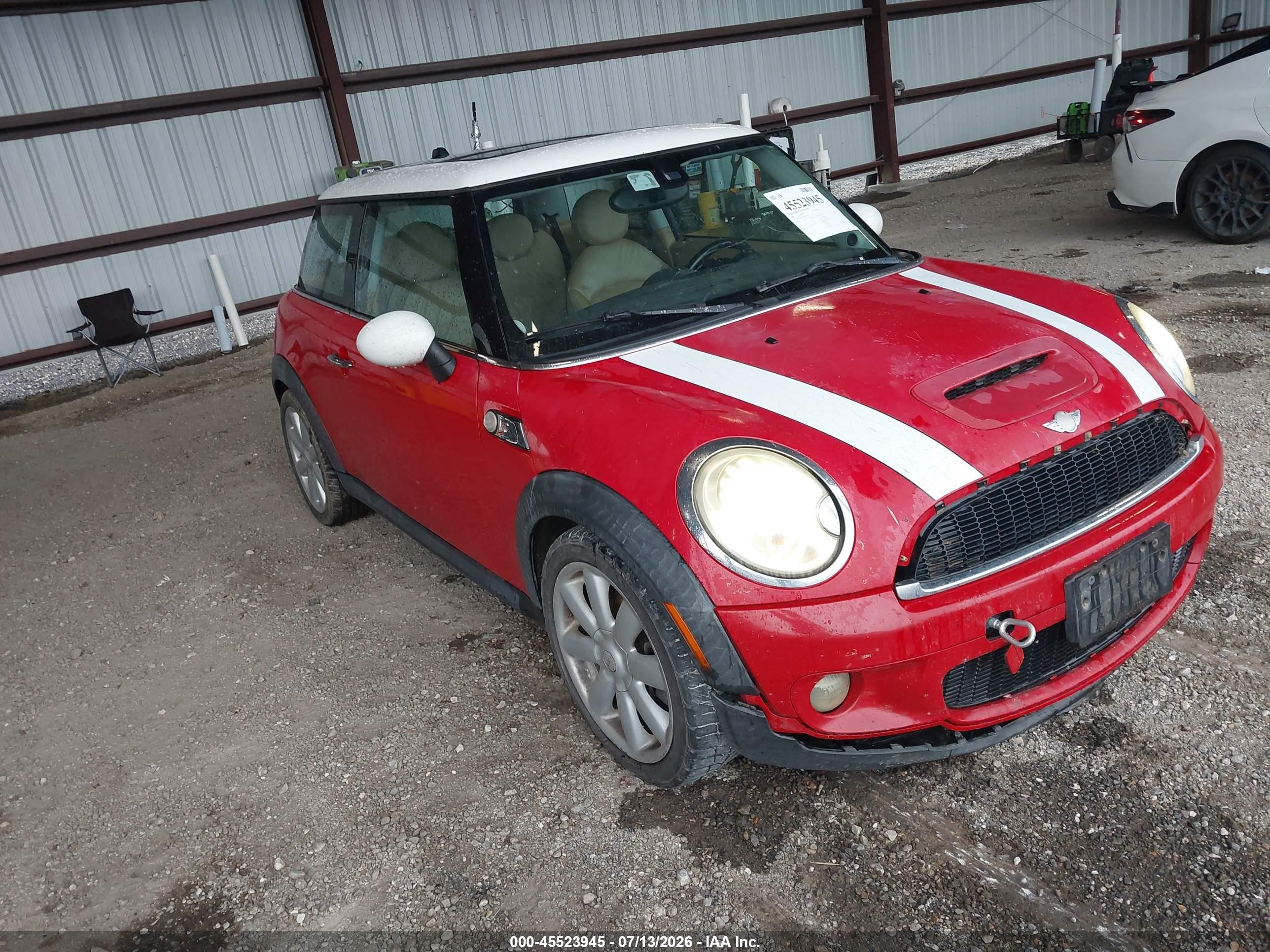 2008 MINI Hardtop S, VIN WMWMF73538TV39025 — Перед