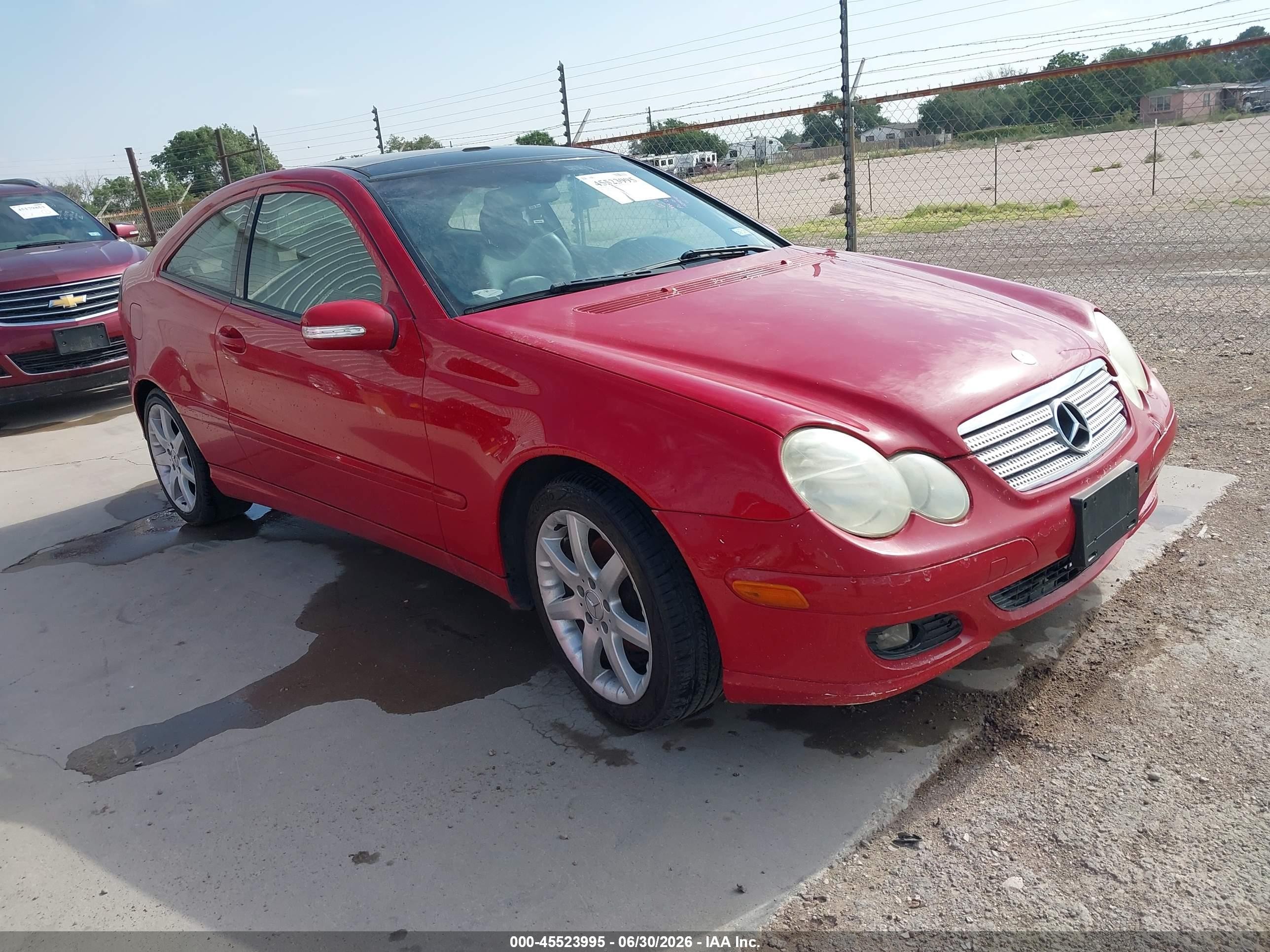 2005 Mercedes-Benz C 230 Kompressor, VIN WDBRN40J35A649476 — Normal wear