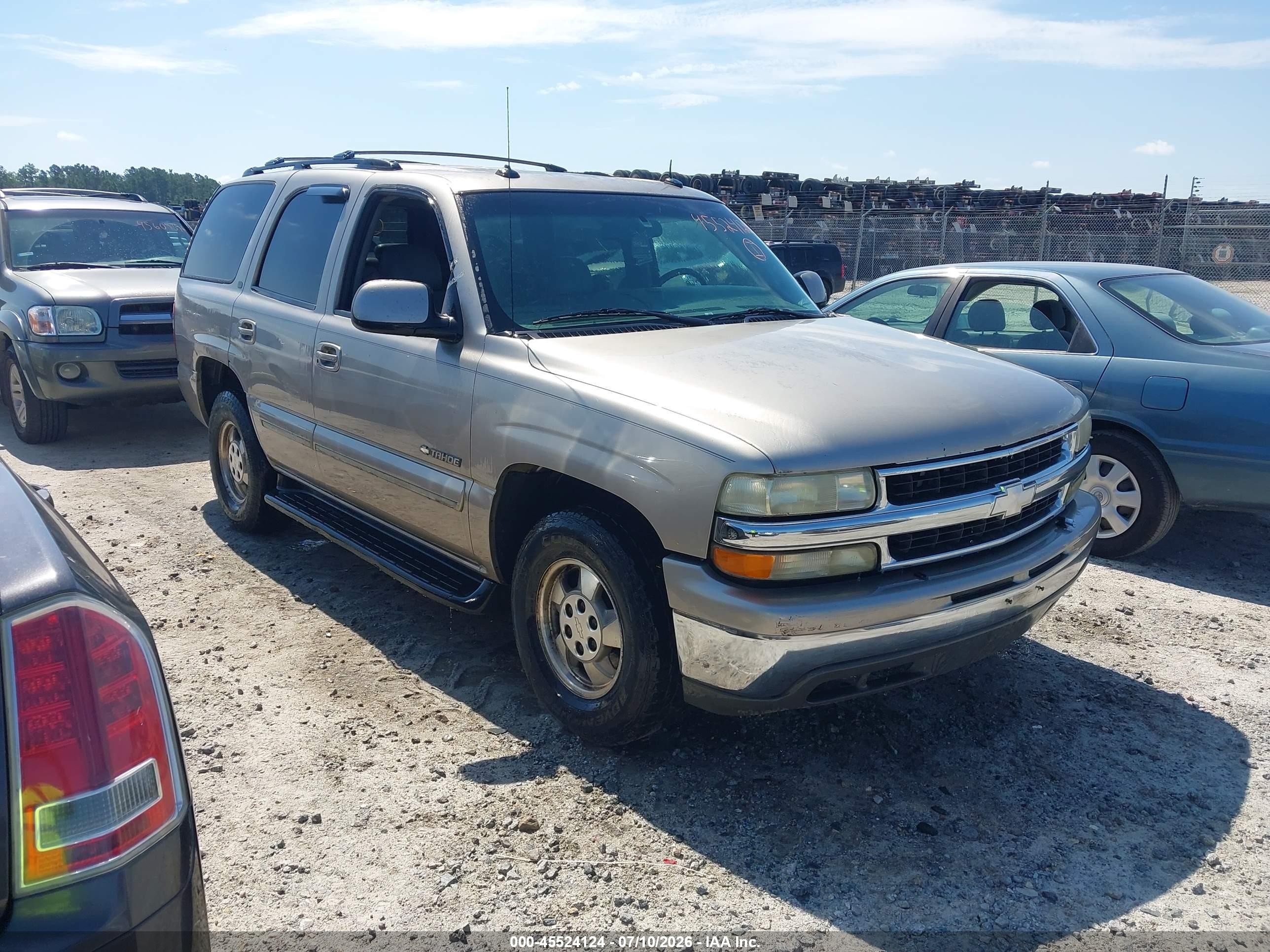 2003 Chevrolet Tahoe LT, VIN 1GNEC13Z33R183365 — Normal wear