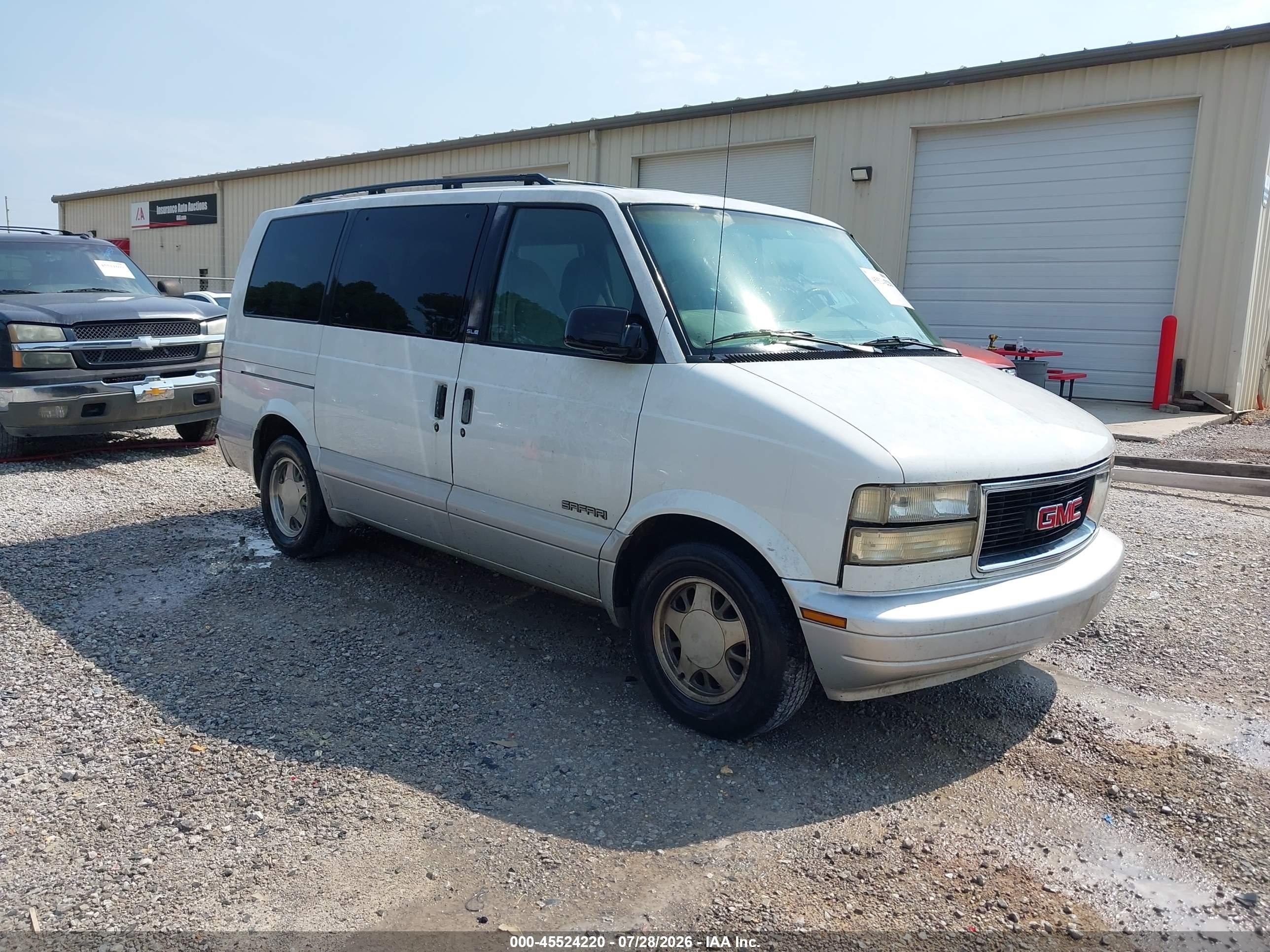 1996 GMC Safari, VIN 1GKDM19W7TB515755 — Normal wear